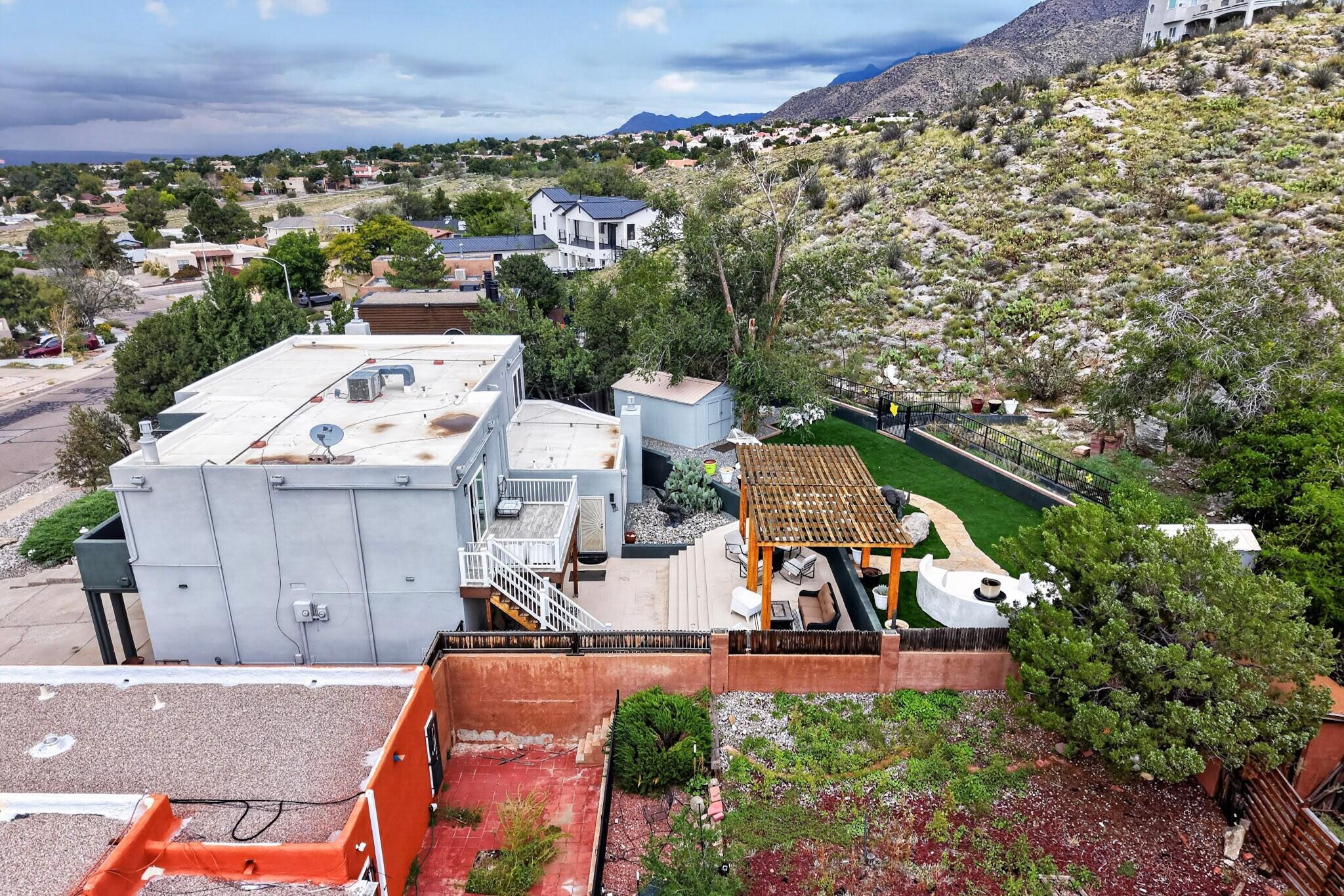 Photo 10 — 1124 Turner Drive NE
