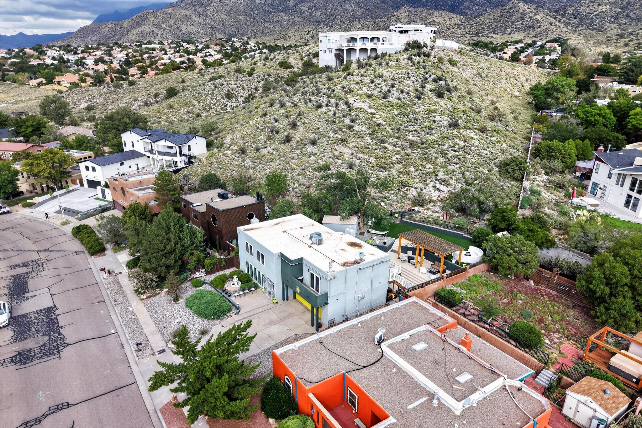 Photo 17 — 1124 Turner Drive NE