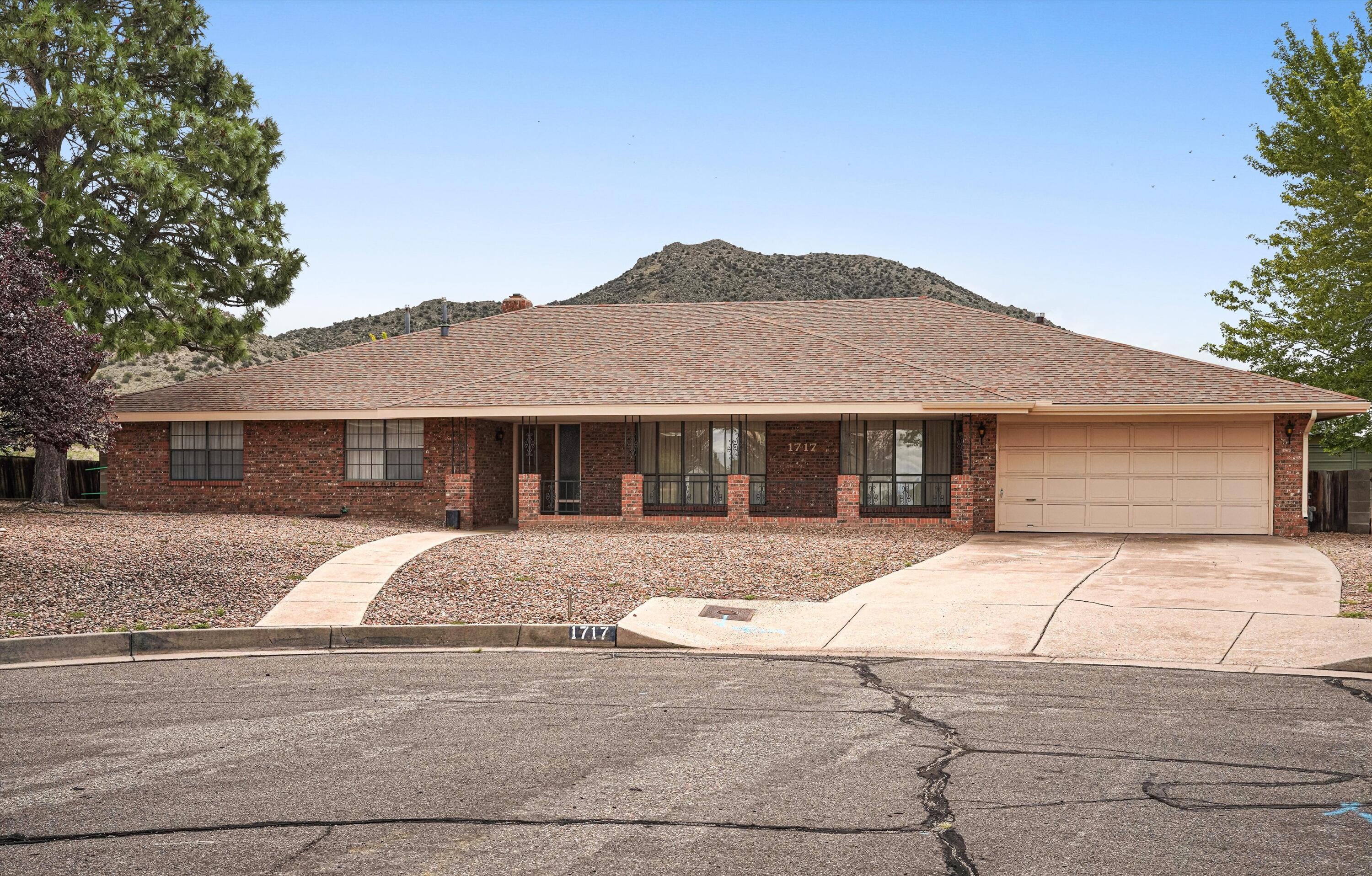 1717 Catron Court SE, Albuquerque, NM 87123