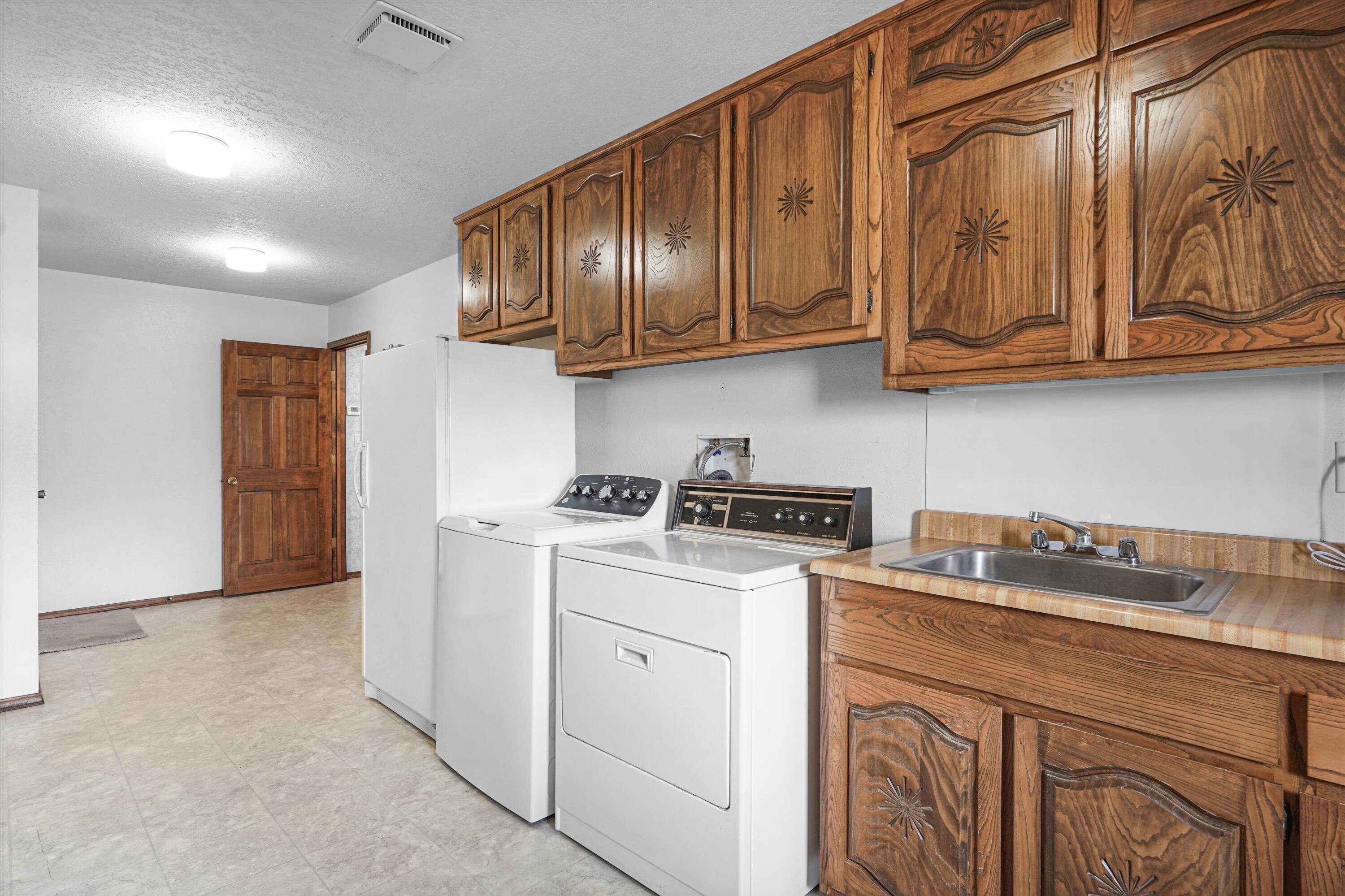 Photo 14 — 1717 Catron Court SE
