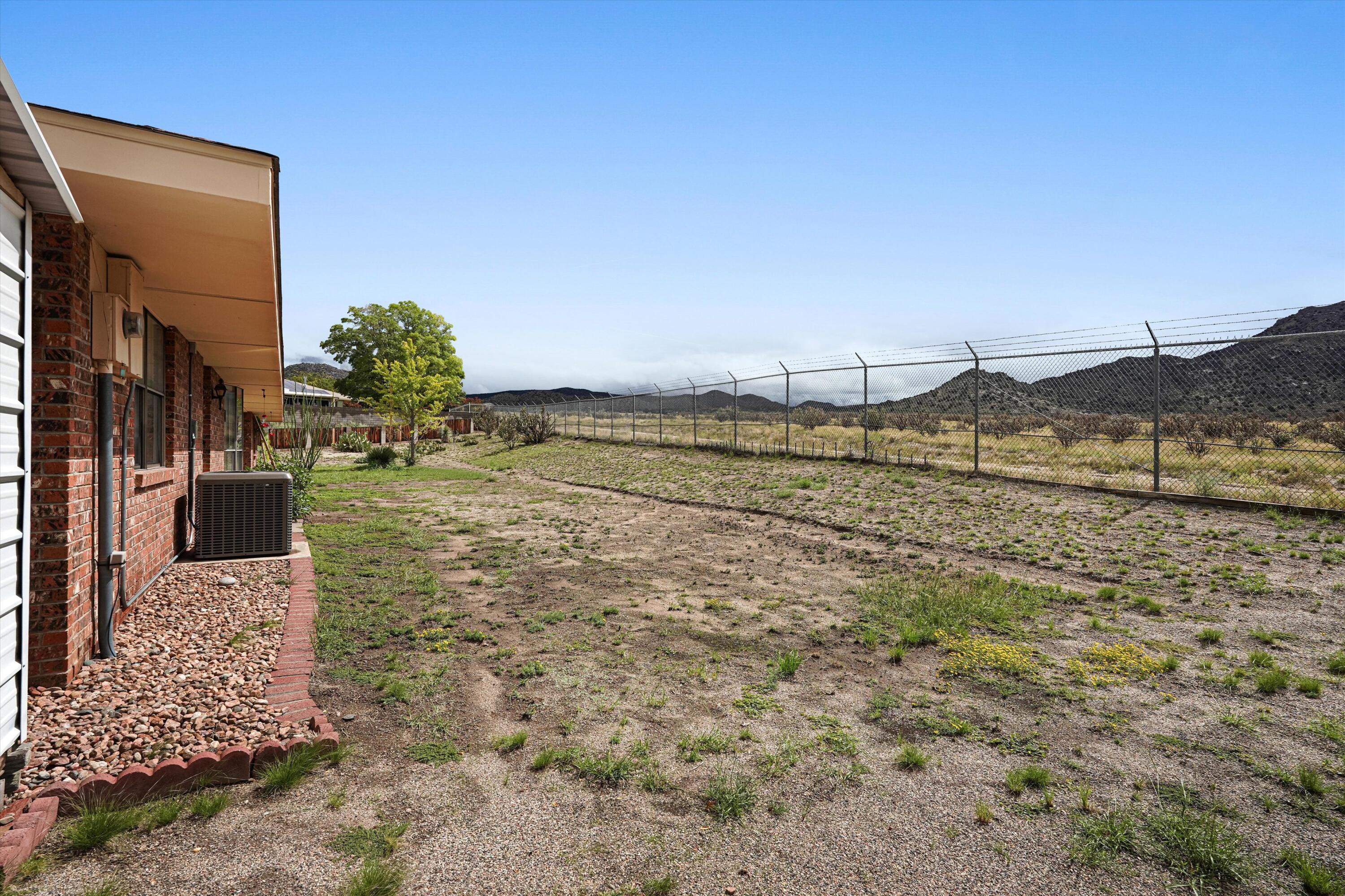 Photo 5 — 1717 Catron Court SE