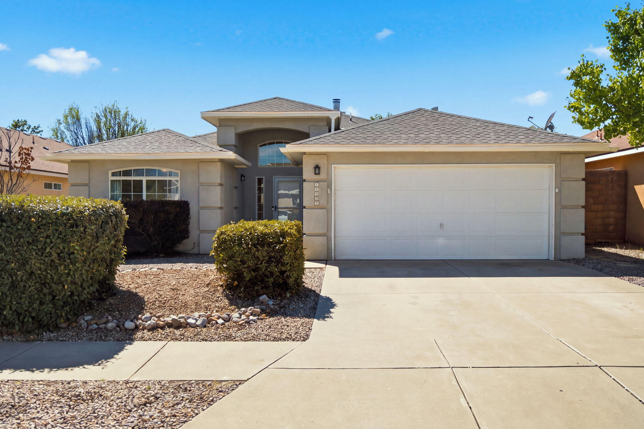 10259 Country Meadows Drive NW, Albuquerque, NM 87114