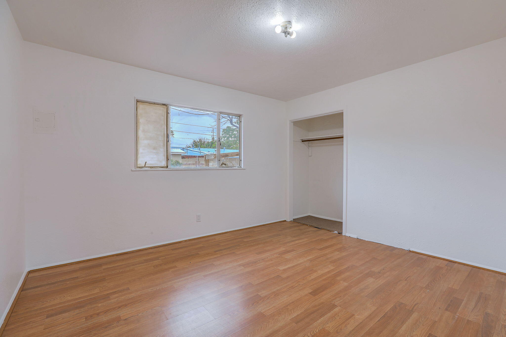 Photo 10 — 422 Glorieta Street NE