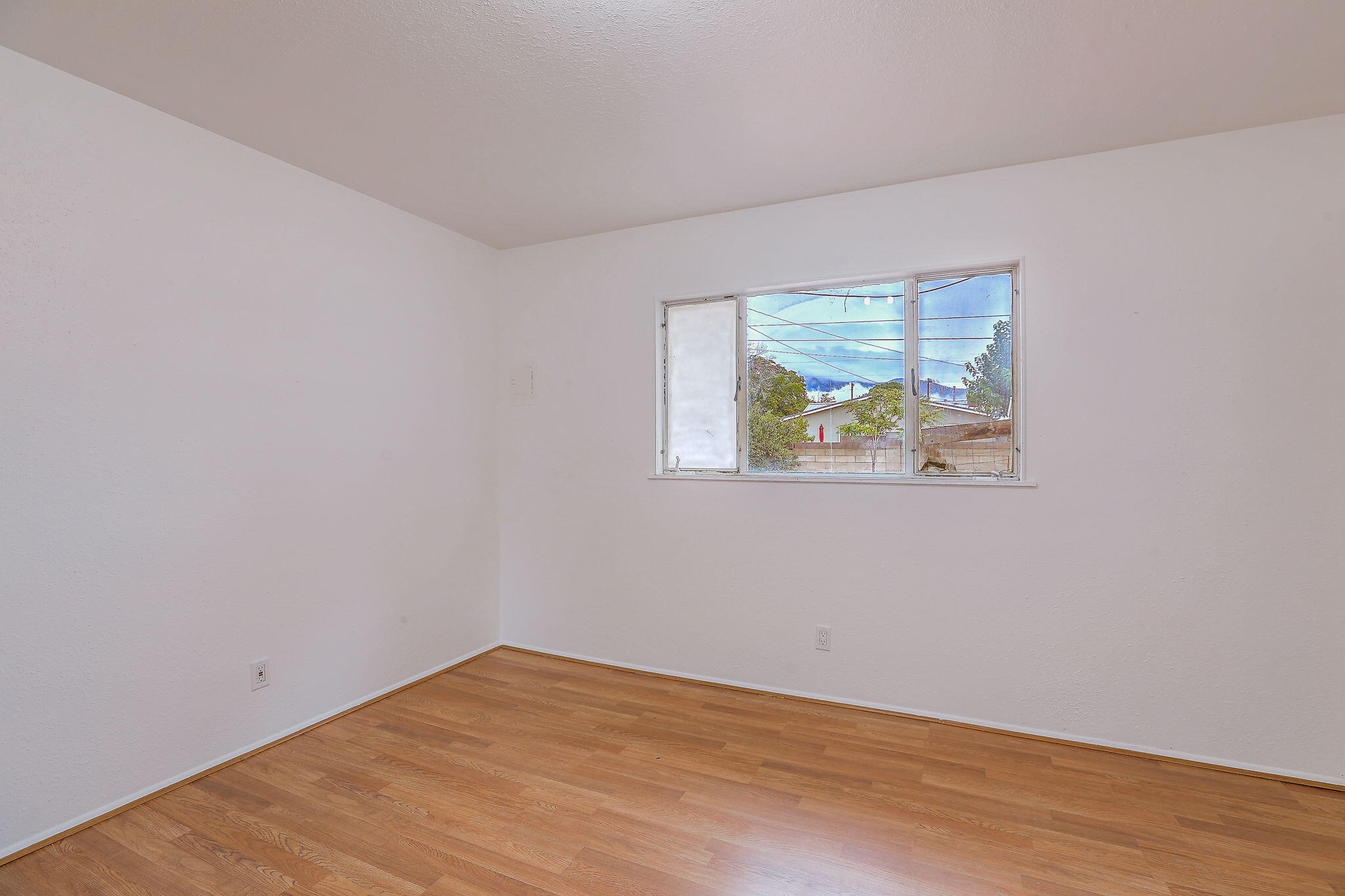 Photo 11 — 422 Glorieta Street NE