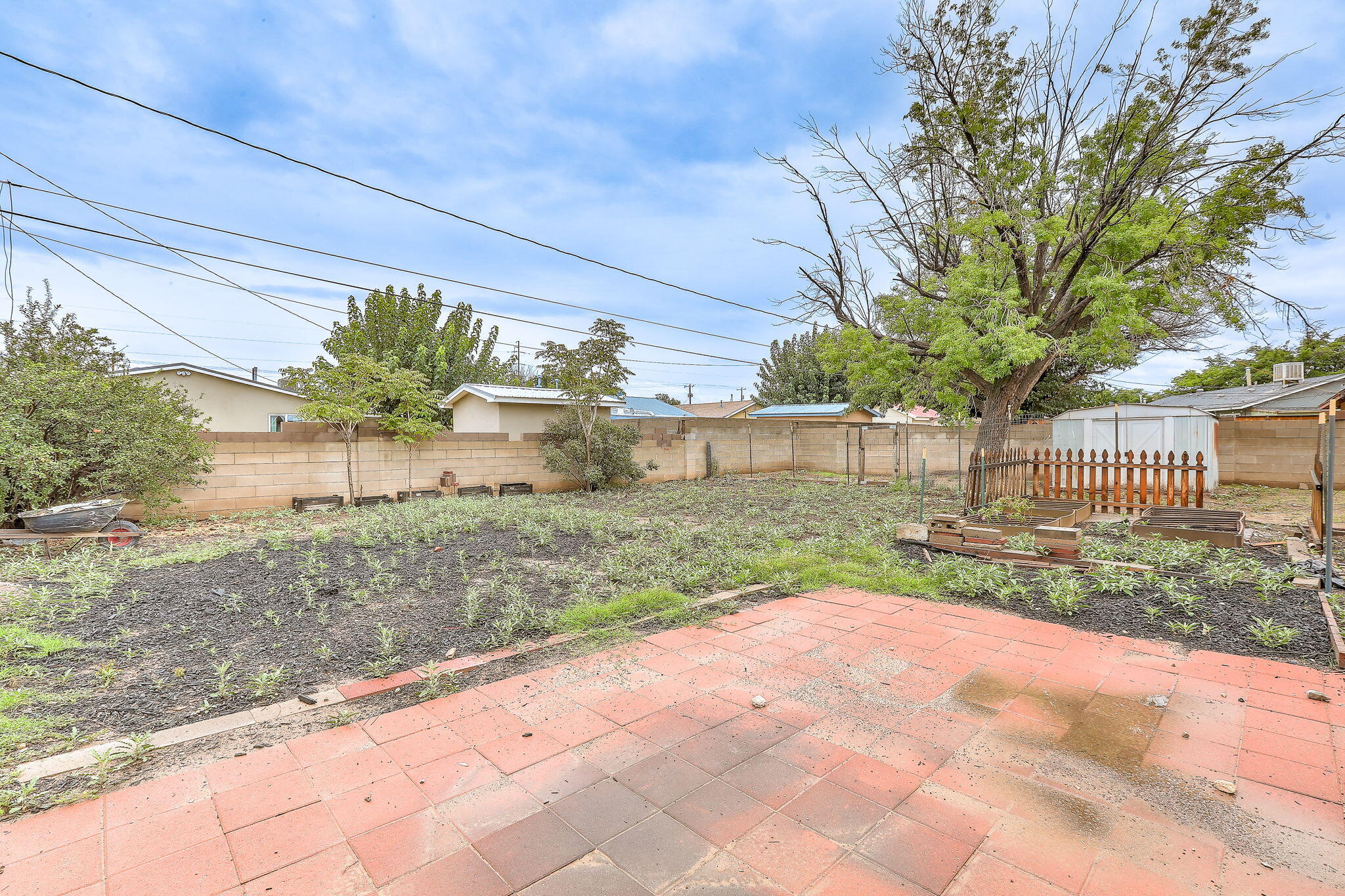 Photo 15 — 422 Glorieta Street NE