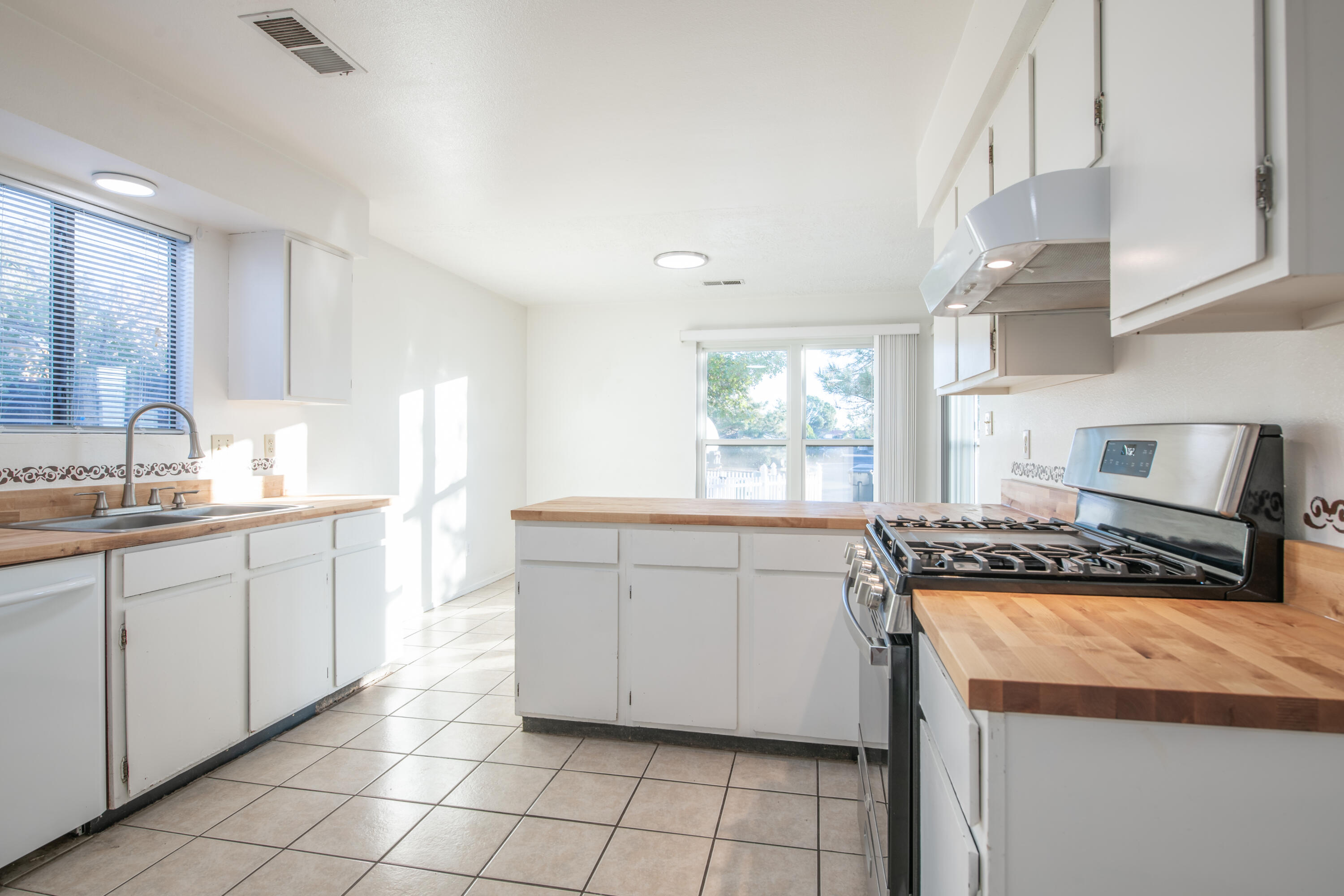 Photo 13 — 1390 Ponderosa Court SE
