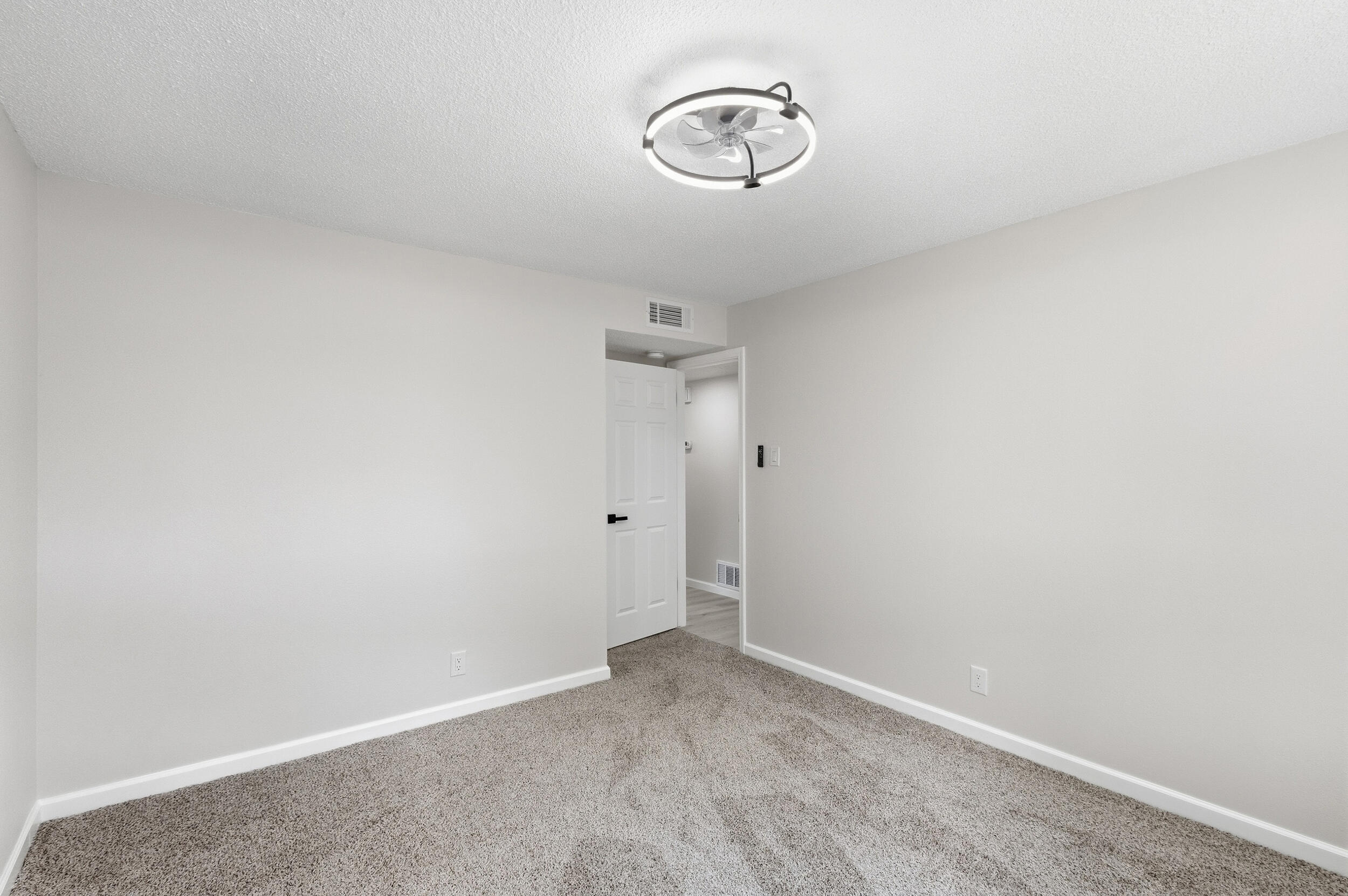 Photo 20 — 11224 Nassau Drive NE