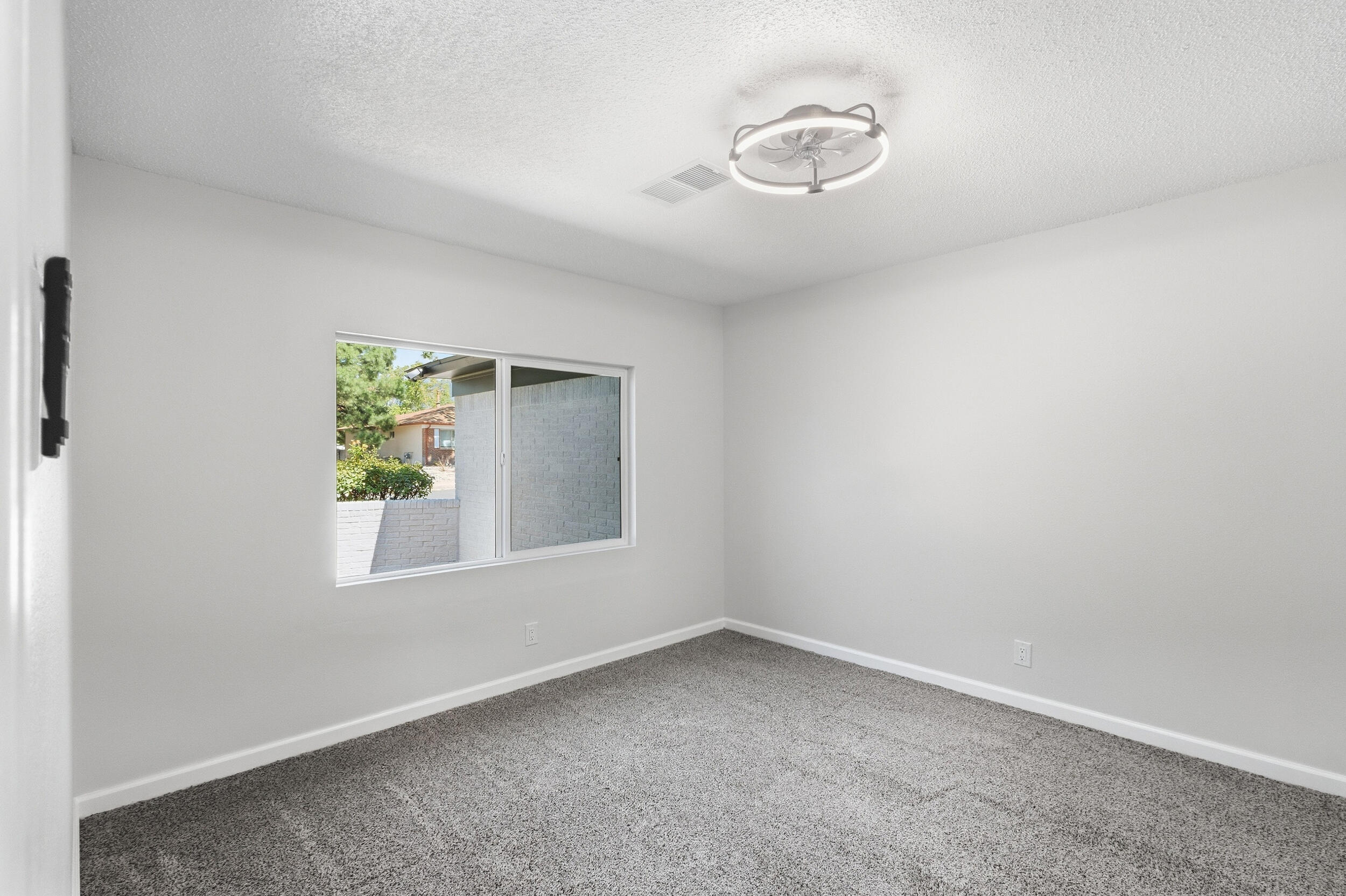 Photo 18 — 11224 Nassau Drive NE