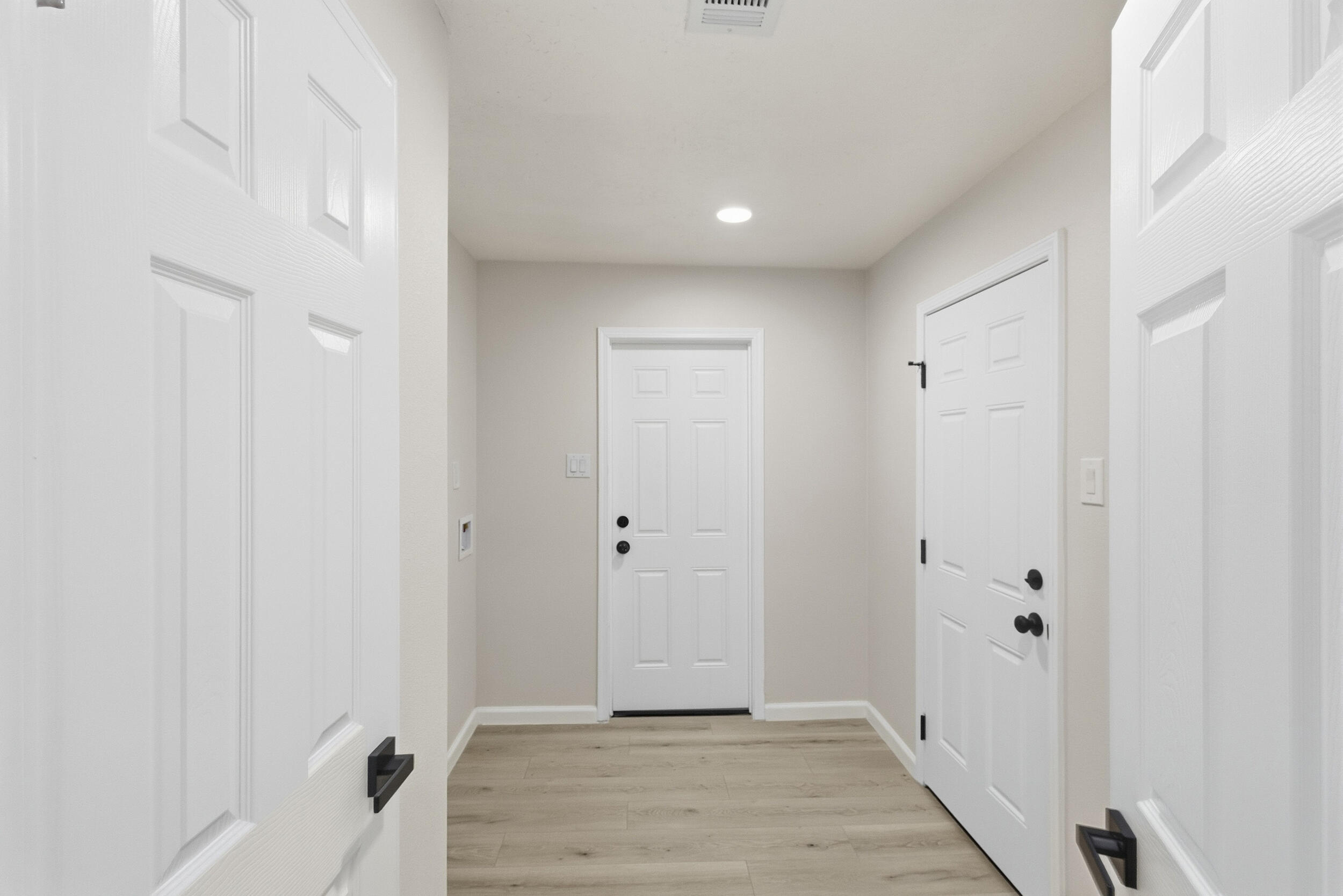 Photo 16 — 11224 Nassau Drive NE
