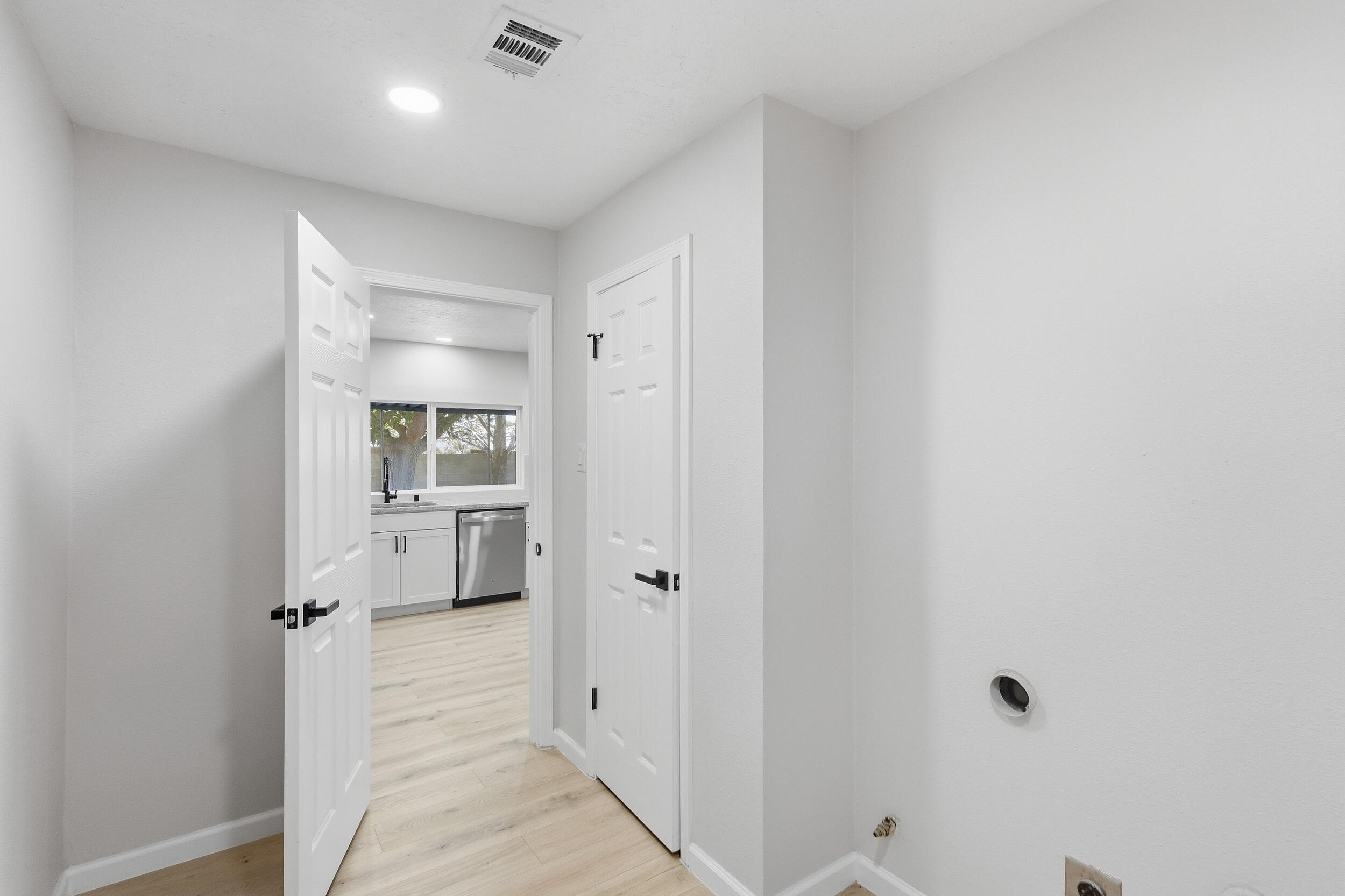 Photo 15 — 11224 Nassau Drive NE