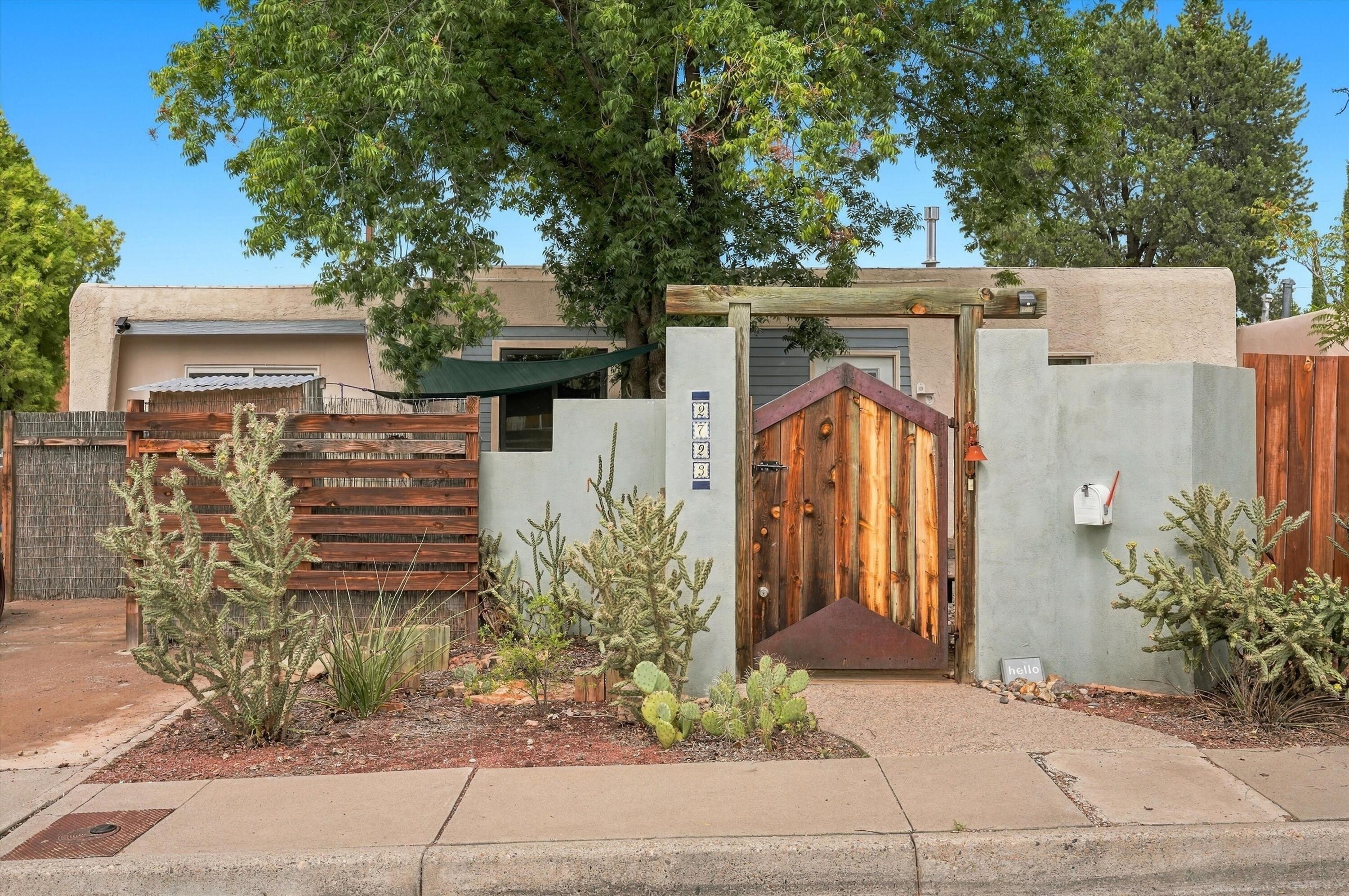 2723 Hyder Avenue SE, Albuquerque, NM 87106