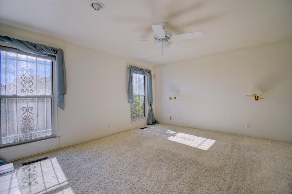 Photo 19 — 9301 Camino Del Sol NE