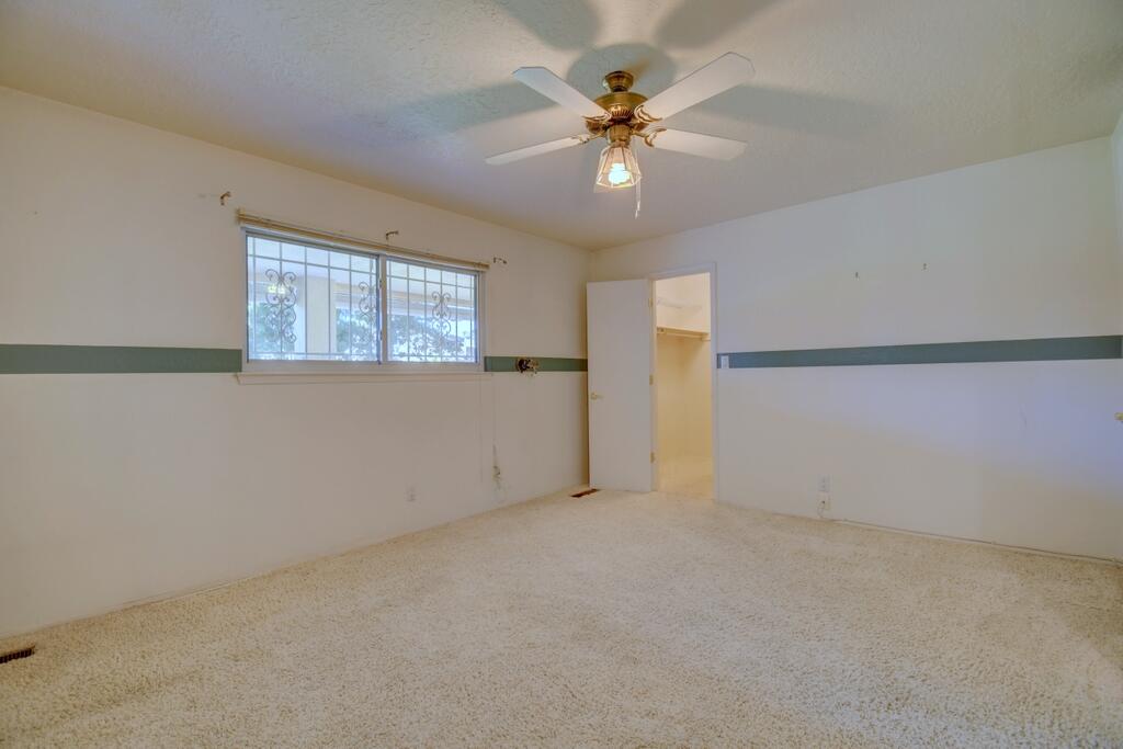 Photo 15 — 9301 Camino Del Sol NE