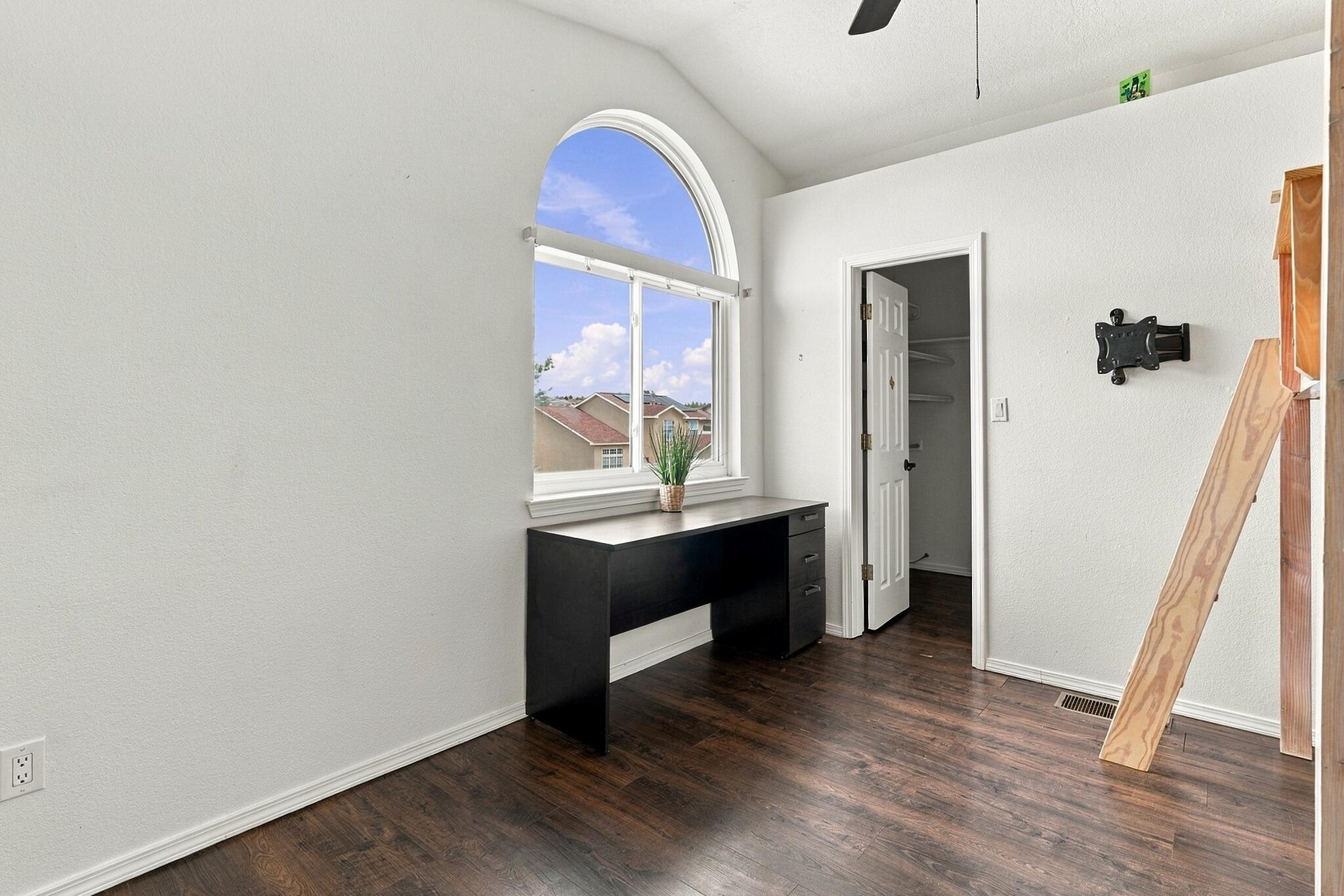 Photo 9 — 10414 San Gregorio Drive NW