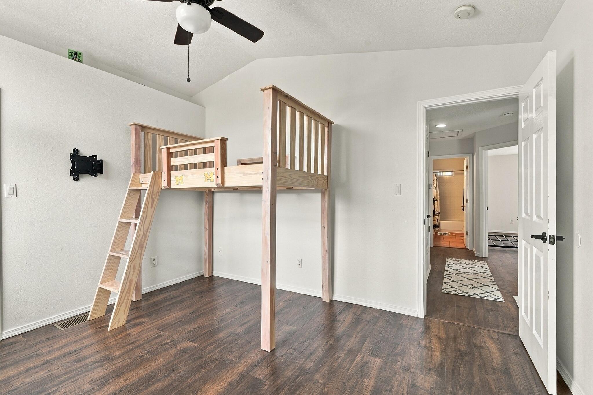 Photo 8 — 10414 San Gregorio Drive NW