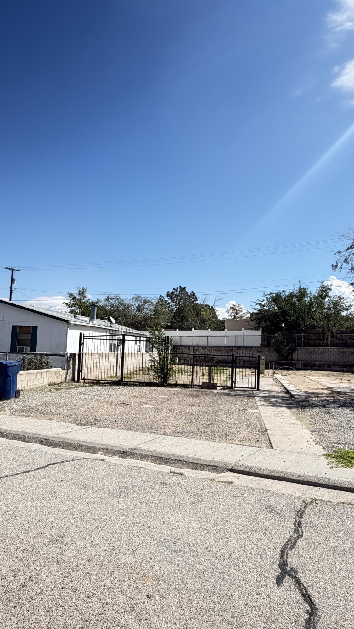Photo 9 — 404 Long Bow Loop SW