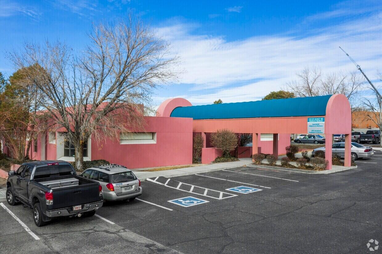 Photo 2 — 1010 Lead Avenue SE
