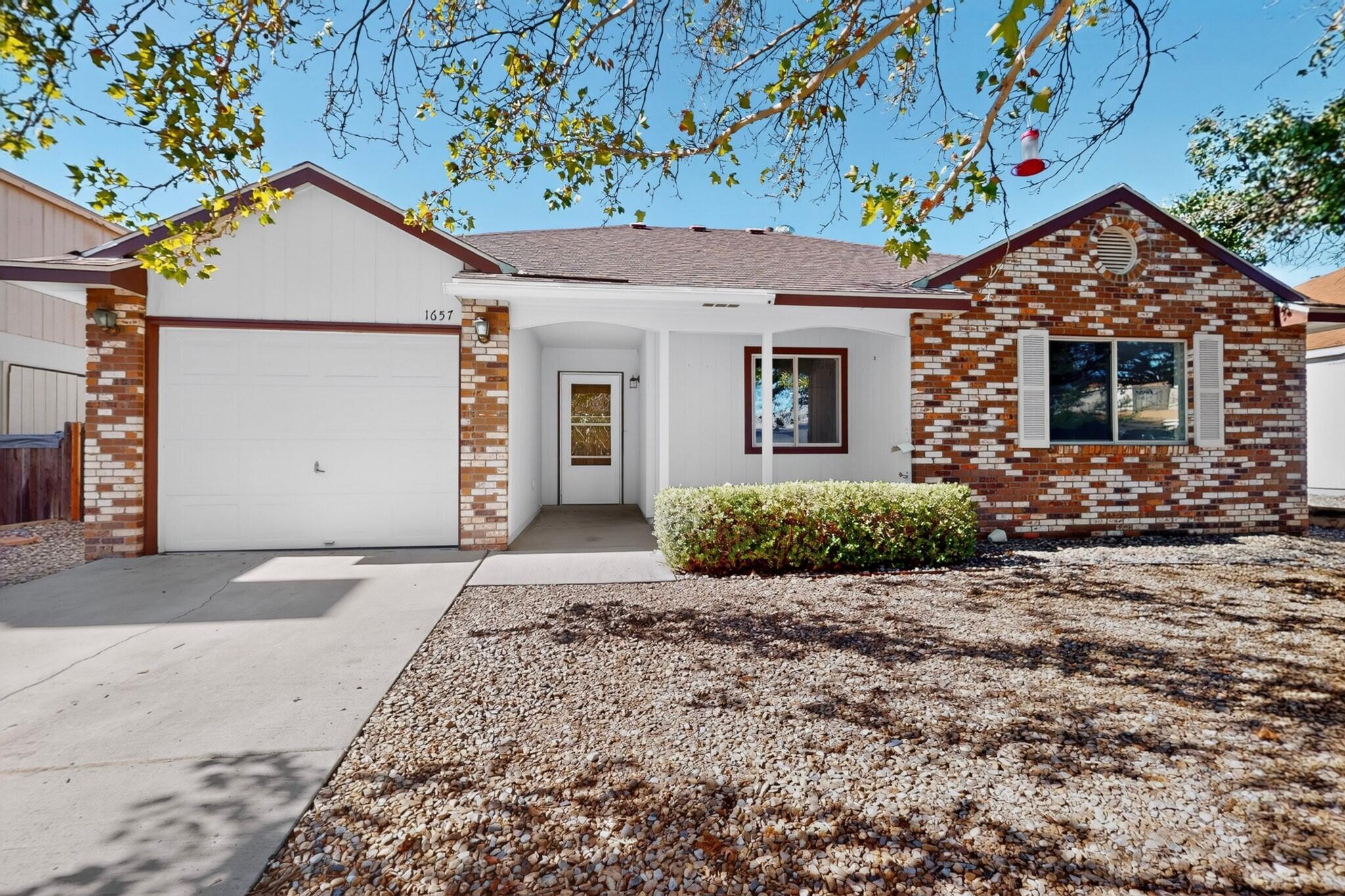 1657 Lark Spur Drive NE, Rio Rancho, NM 87144