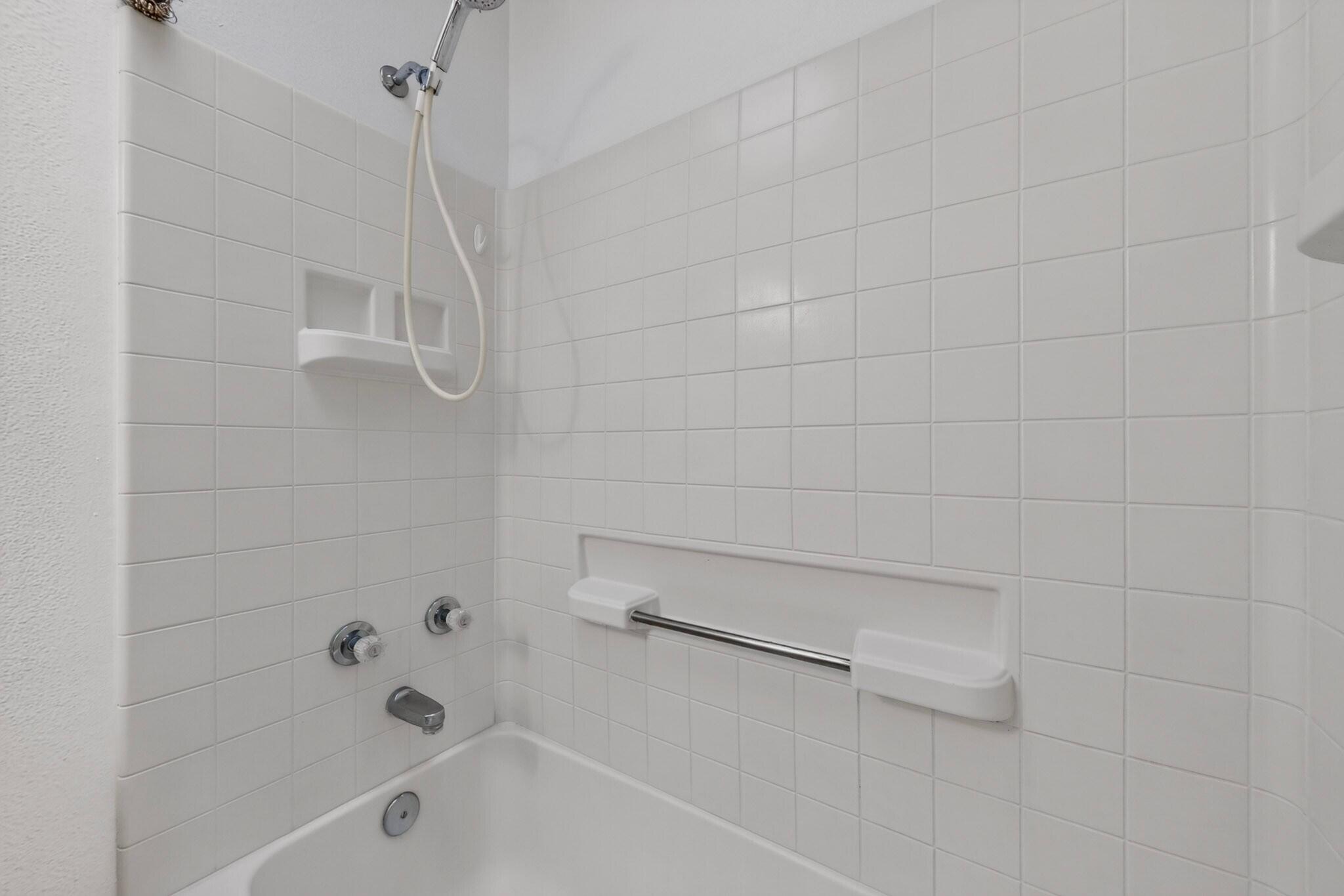 Photo 17 — 1657 Lark Spur Drive NE
