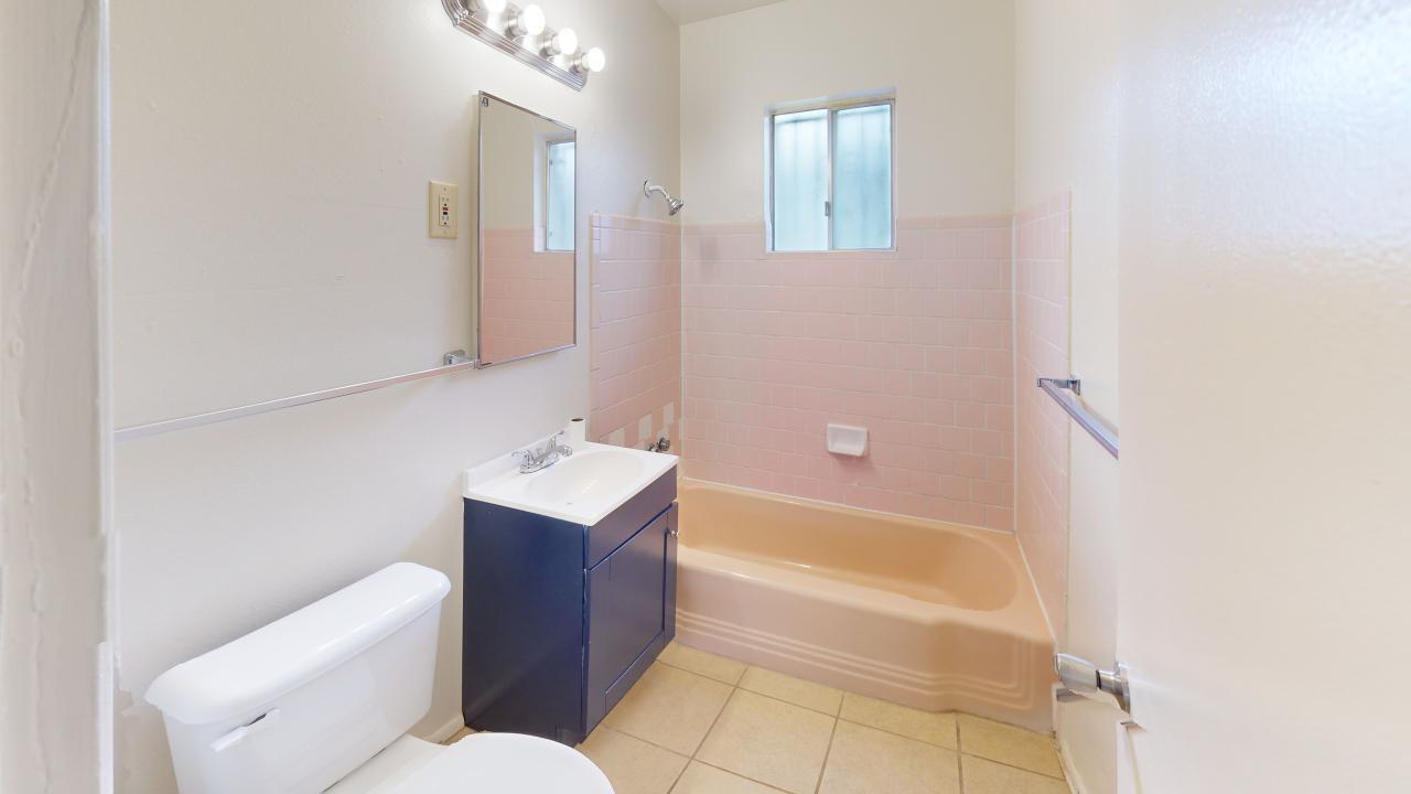 Photo 4 — 3434-3438 Thaxton Avenue SE