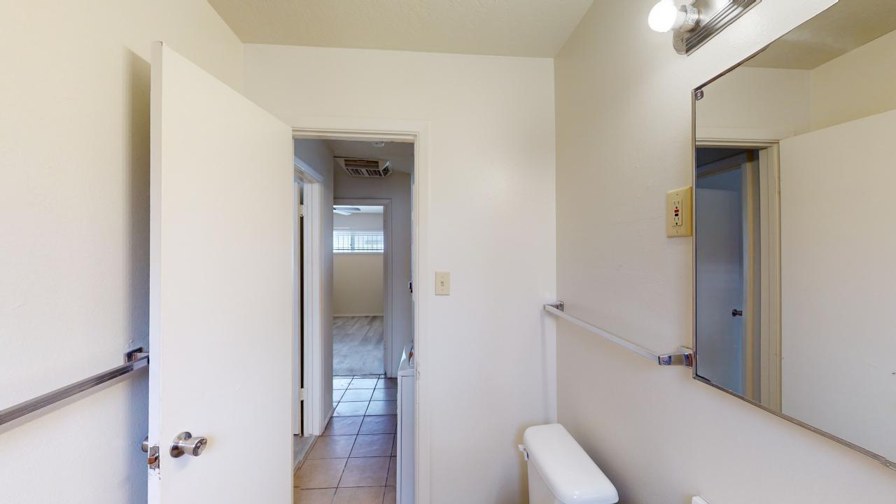 Photo 15 — 3434-3438 Thaxton Avenue SE