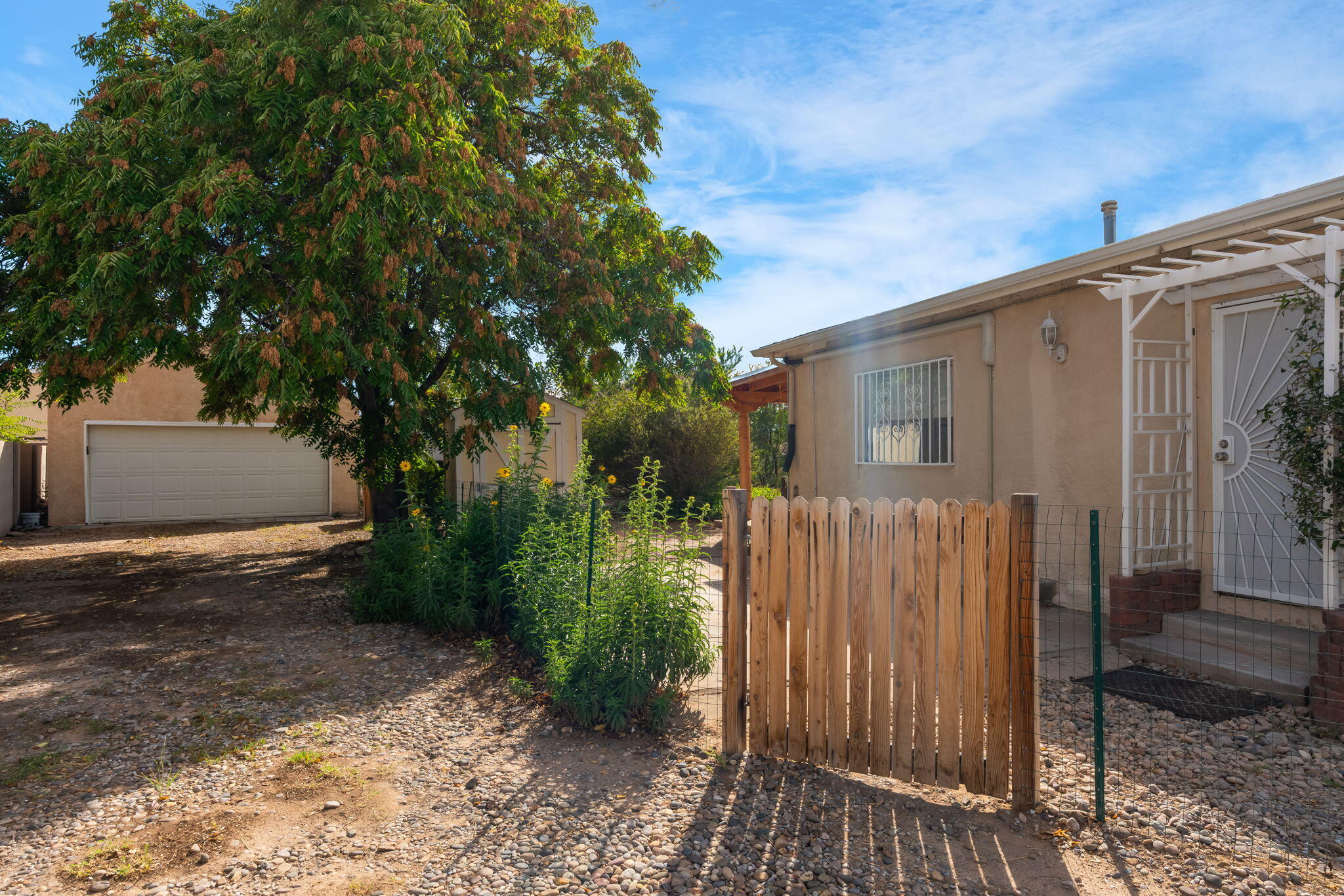 Photo 19 — 406 Atrisco Drive SW