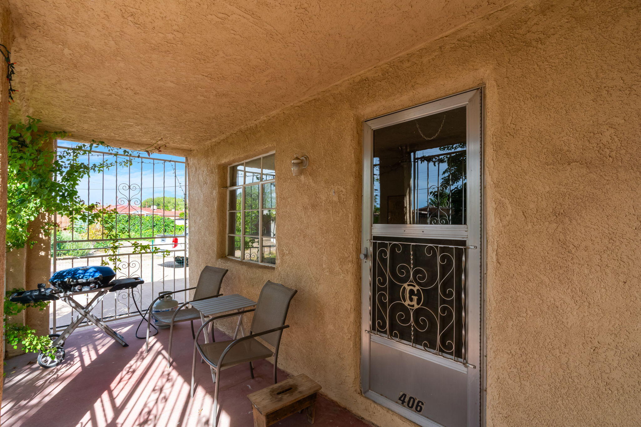 Photo 15 — 406 Atrisco Drive SW
