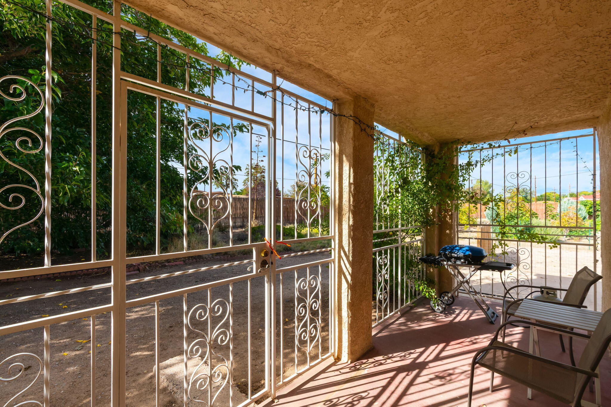 Photo 2 — 406 Atrisco Drive SW