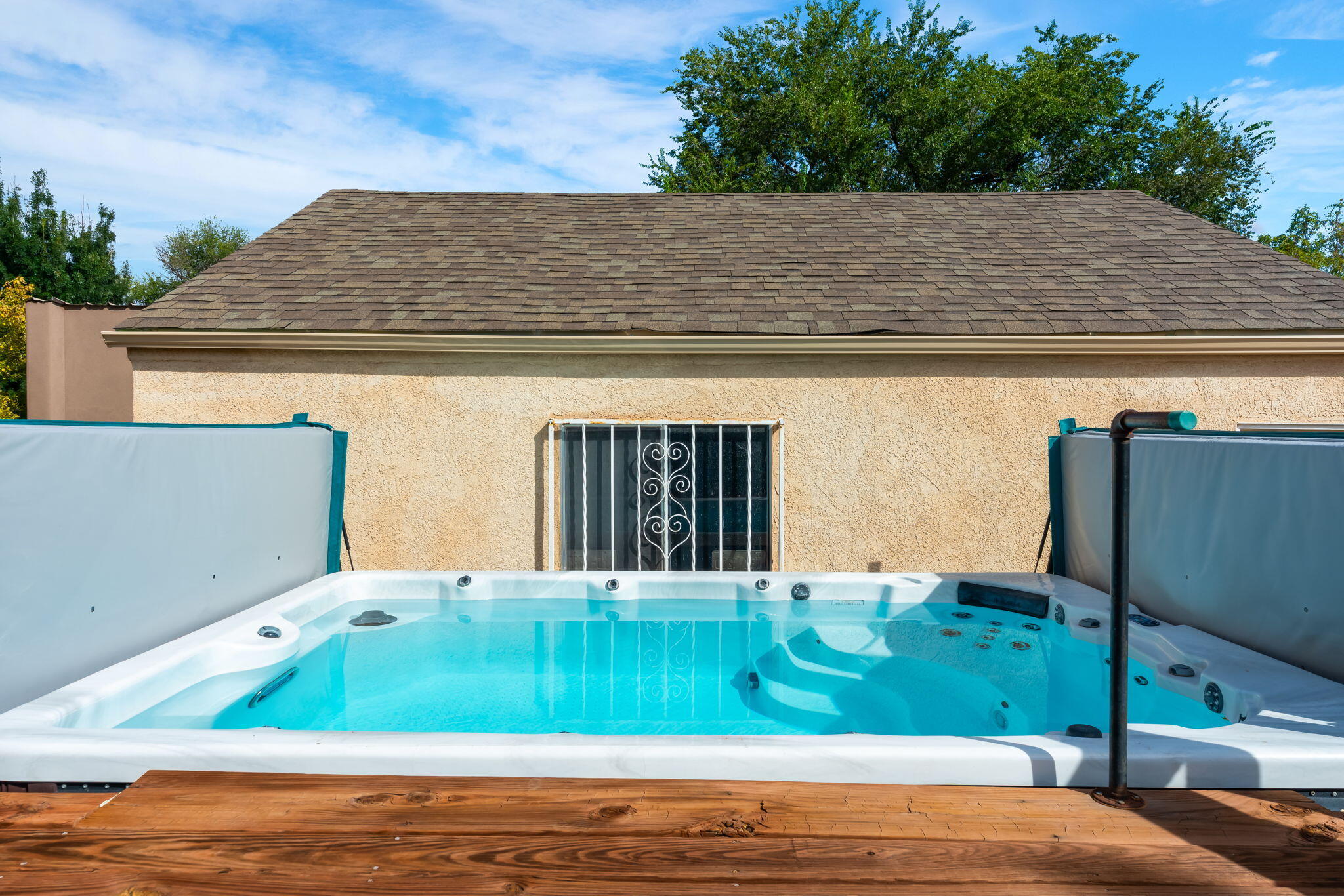 Photo 4 — 406 Atrisco Drive SW