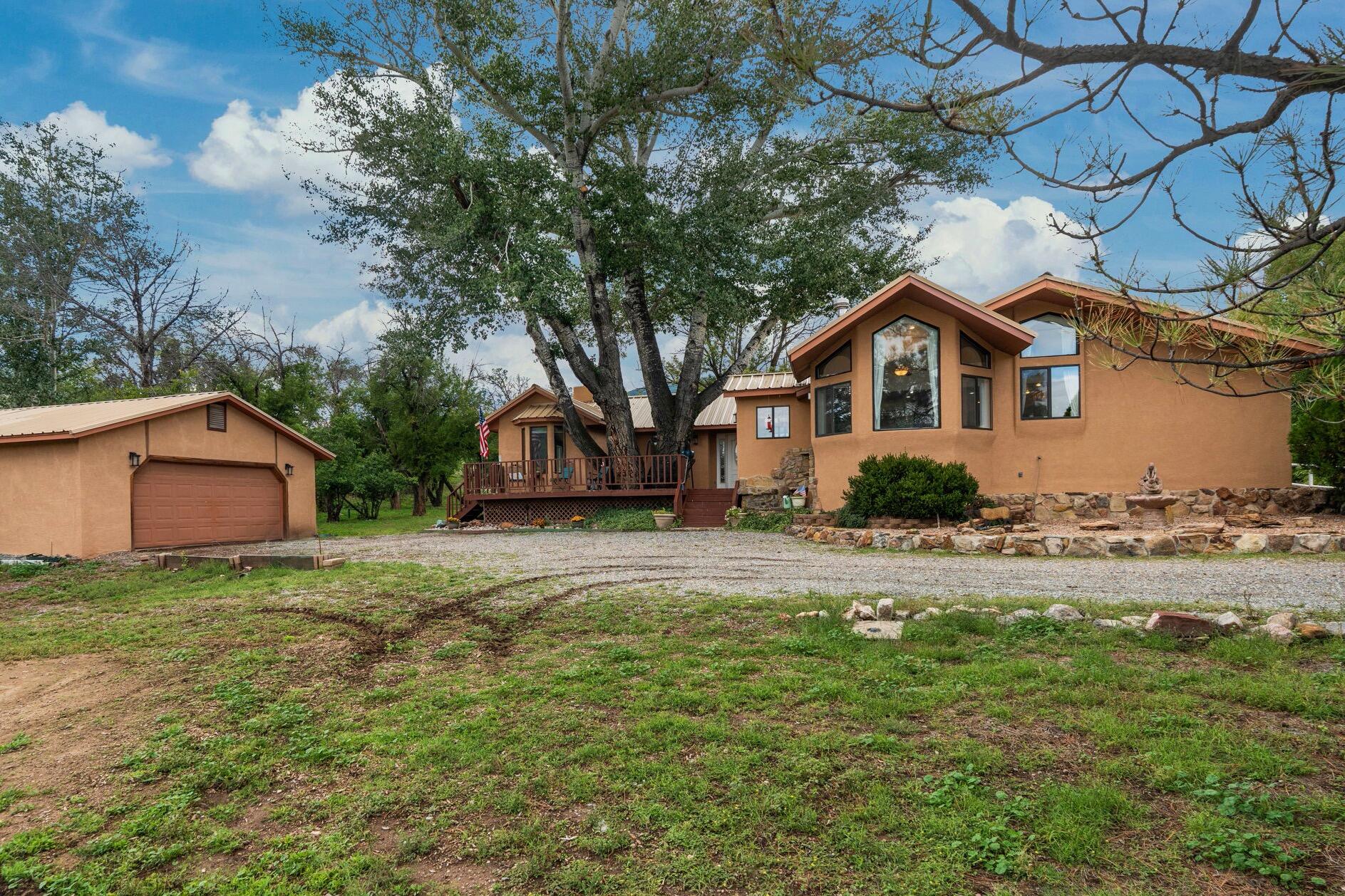 4 Cirquela Road, Cedar Crest, NM 87008
