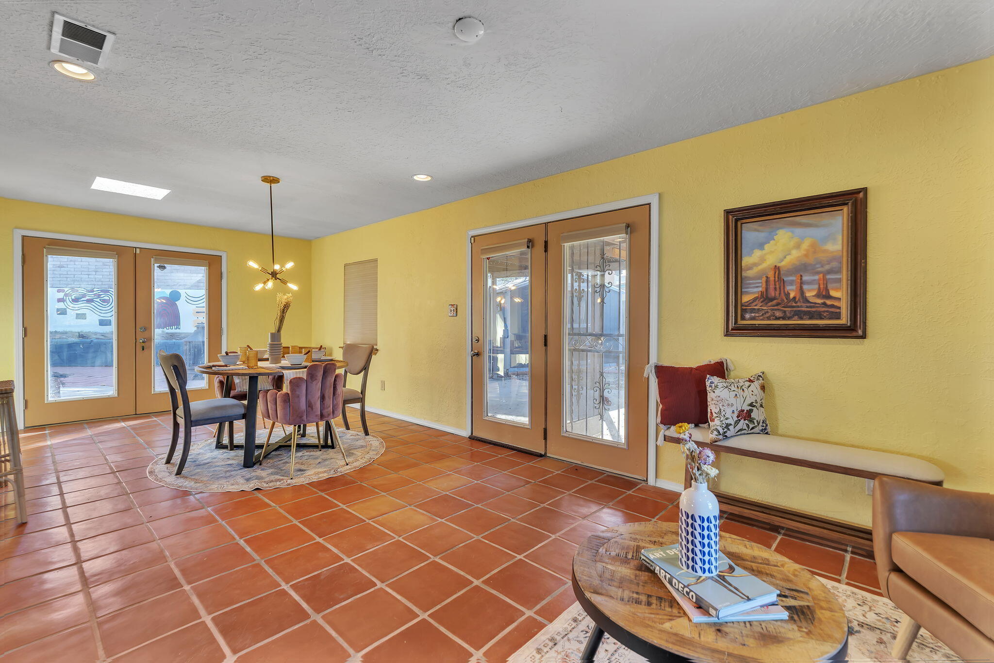 Photo 12 — 712 Tranquilino Court NE