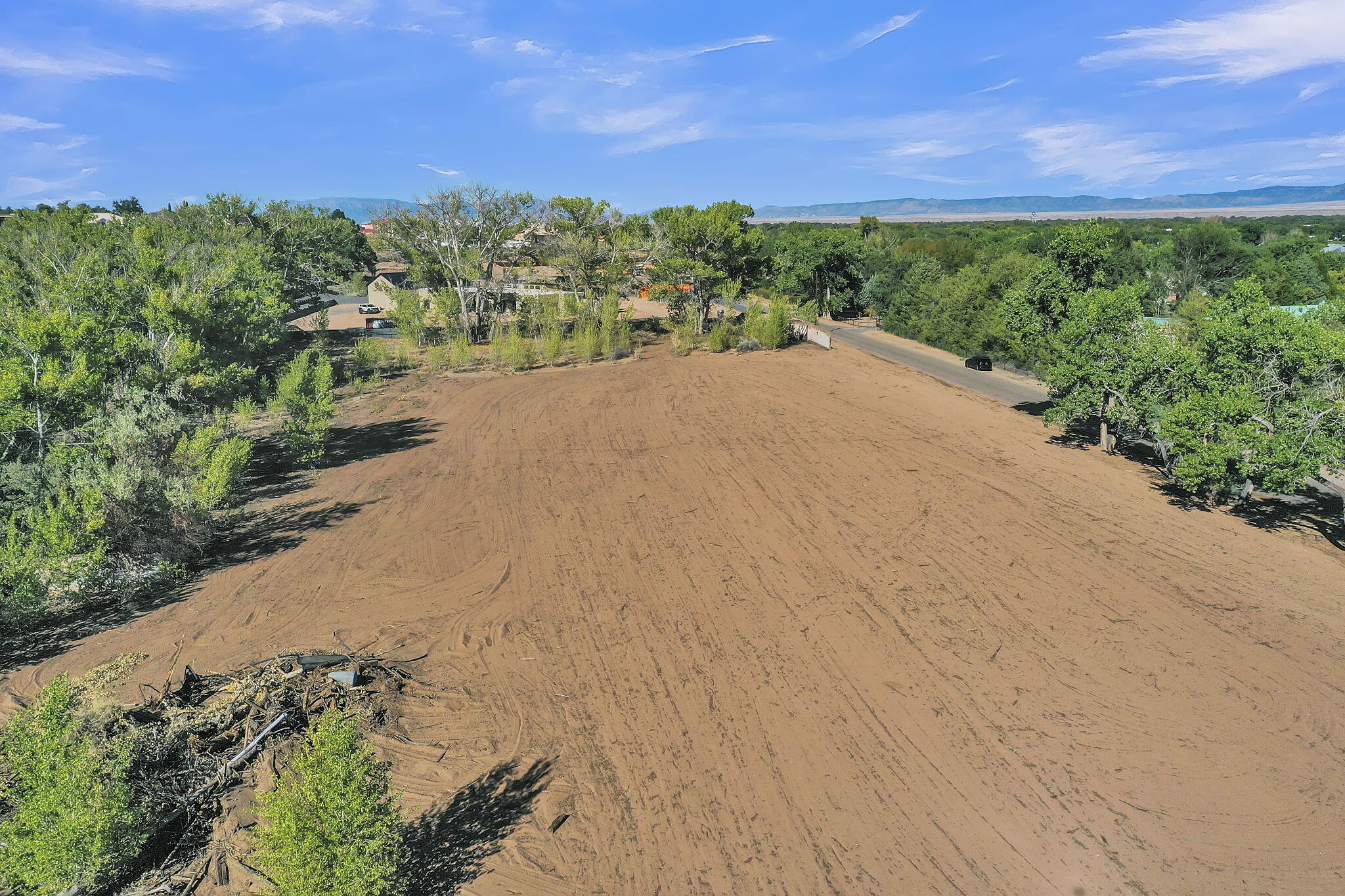Photo 2 — 1581 Sichler Road