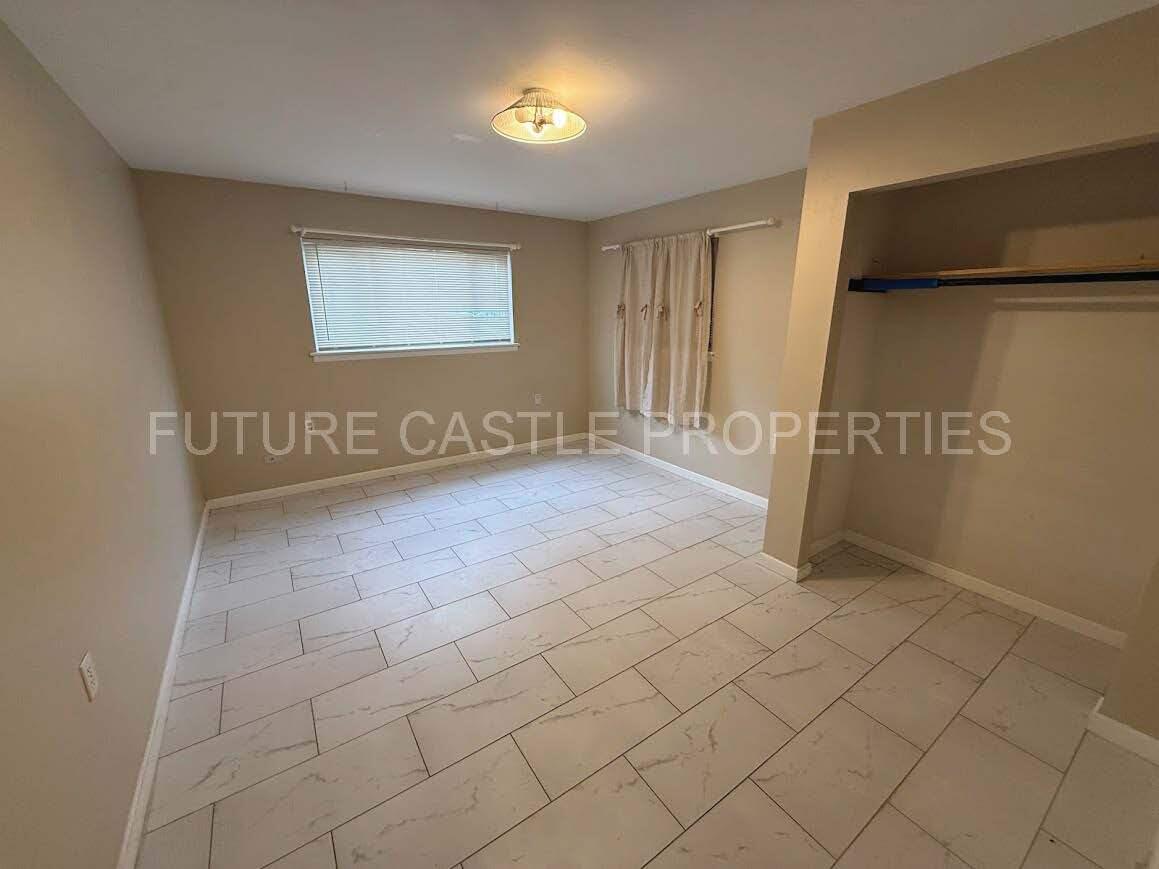 Photo 5 — 1901 Grande Boulevard SE