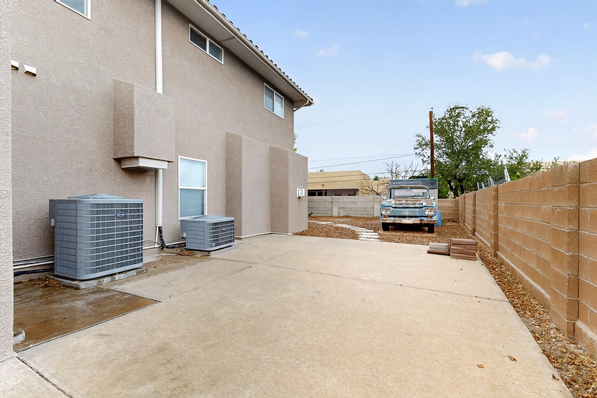 Photo 3 — 4632 Albany Court NW
