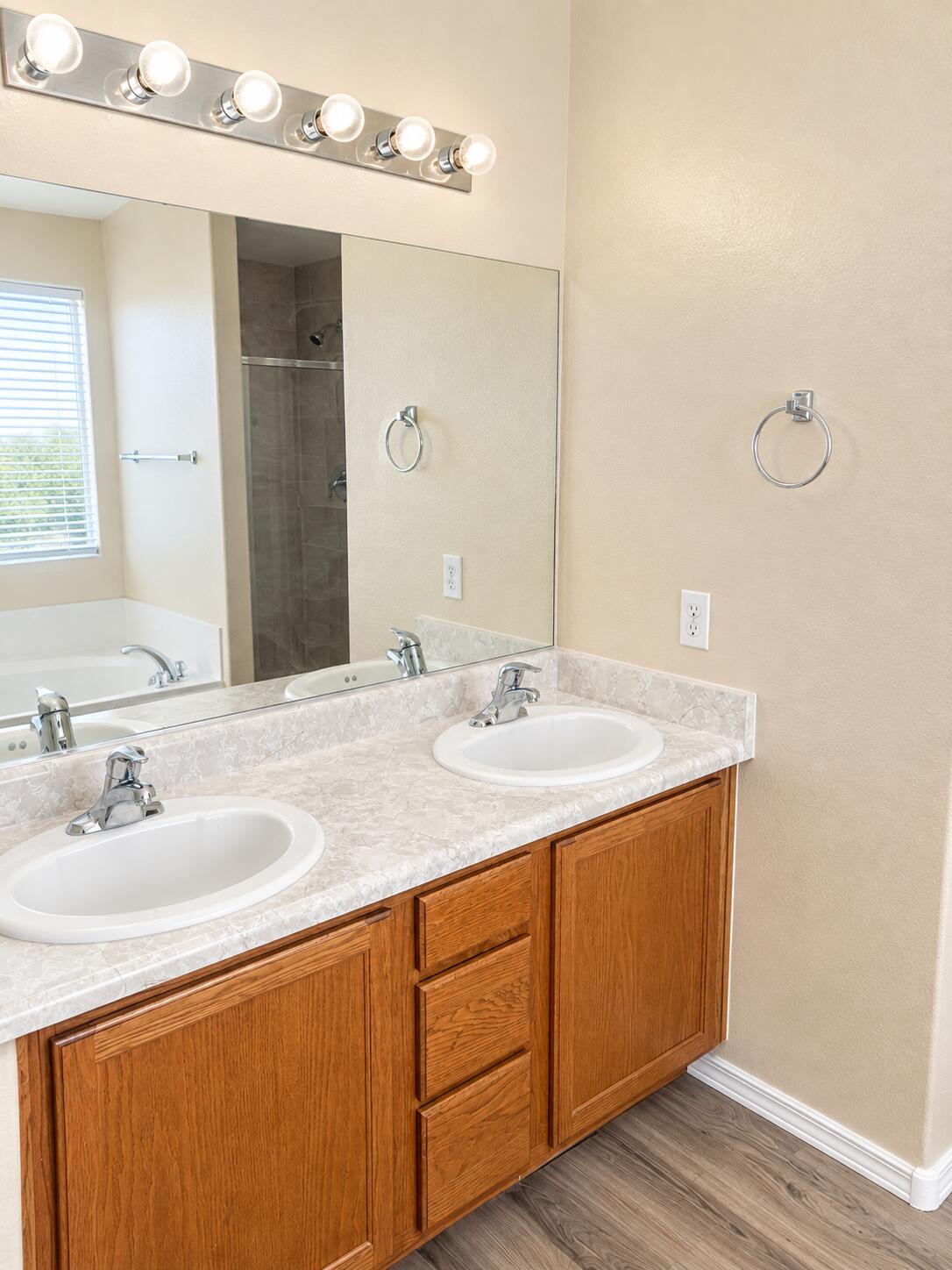 Photo 12 — 820 Brackett Drive SW