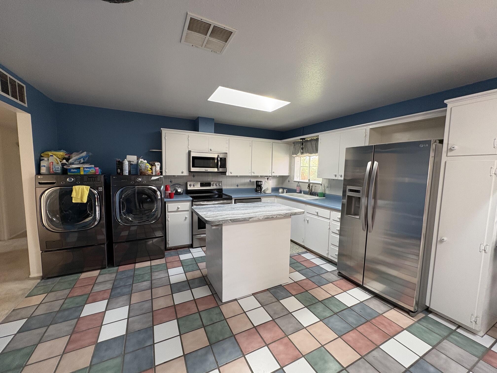 Photo 3 — 88 Granada Drive