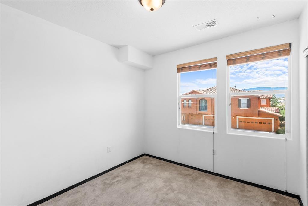 Photo 4 — 601 Menaul Boulevard NE UNIT 2001