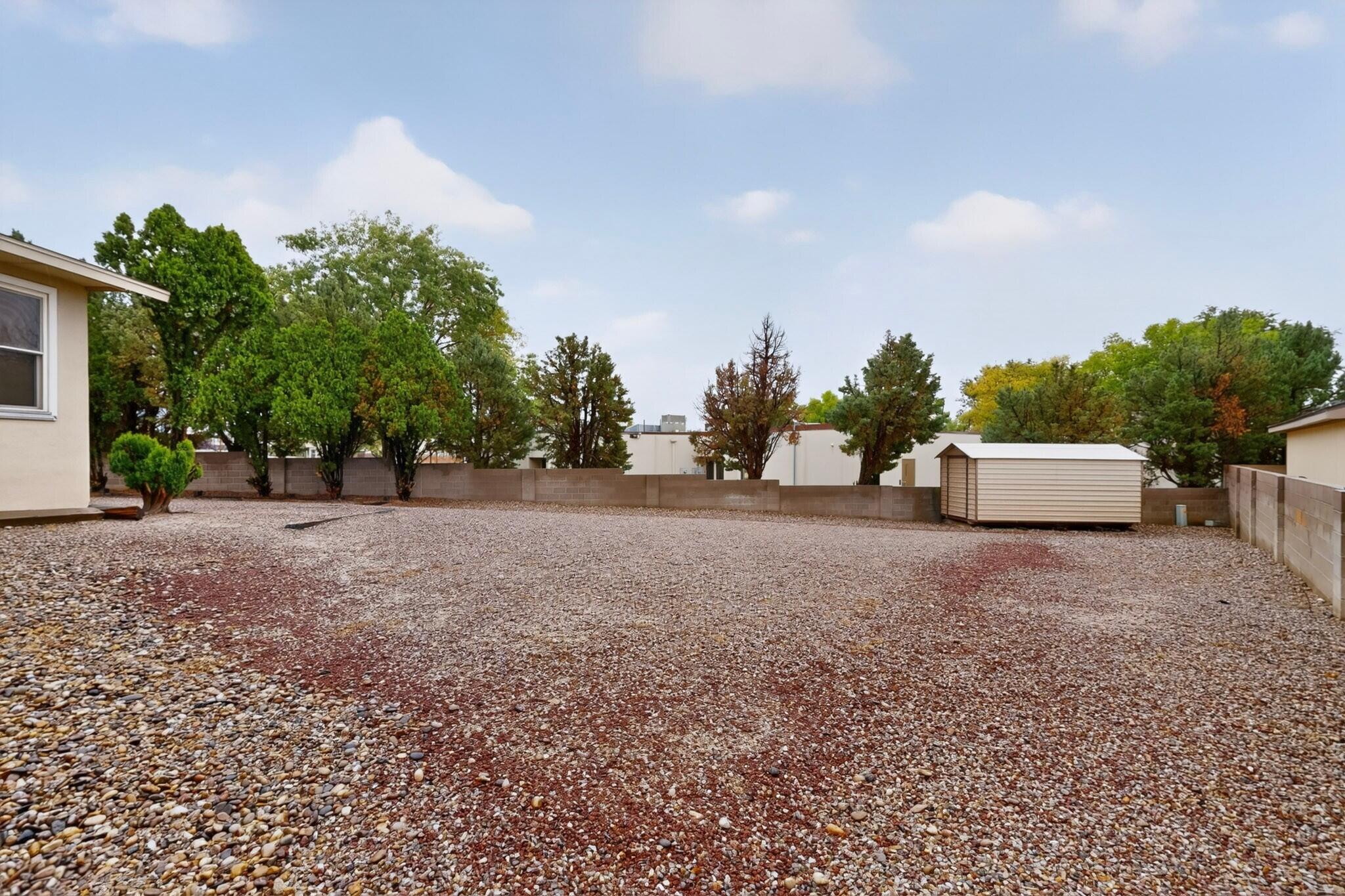 Photo 17 — 13800 Paseo Vista NE