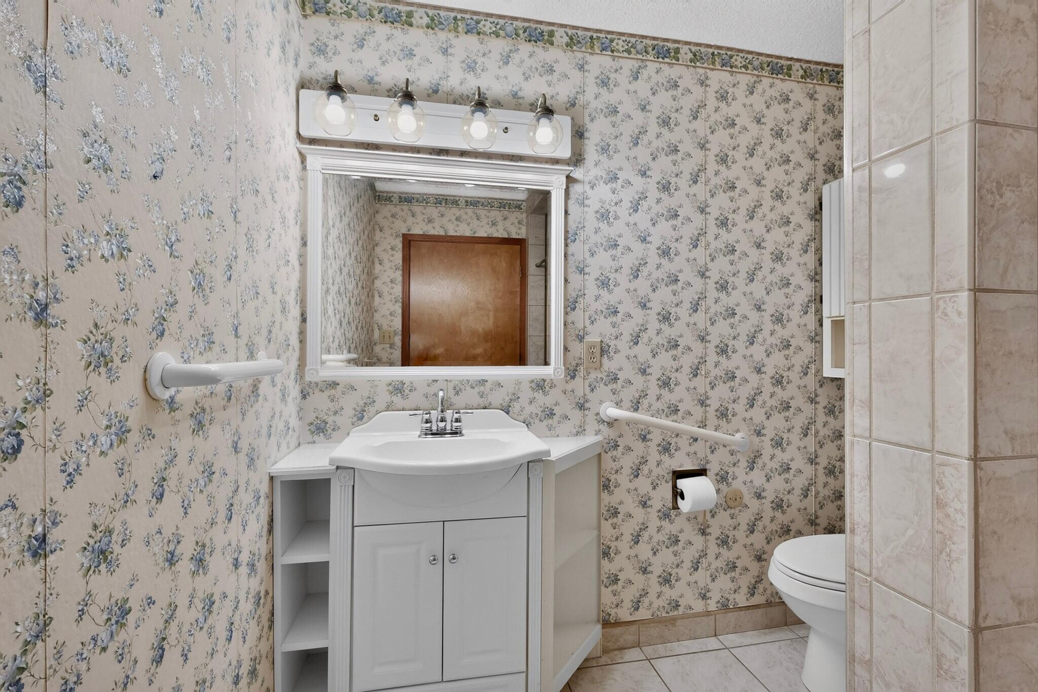 Photo 2 — 4716 Mountain Road NE