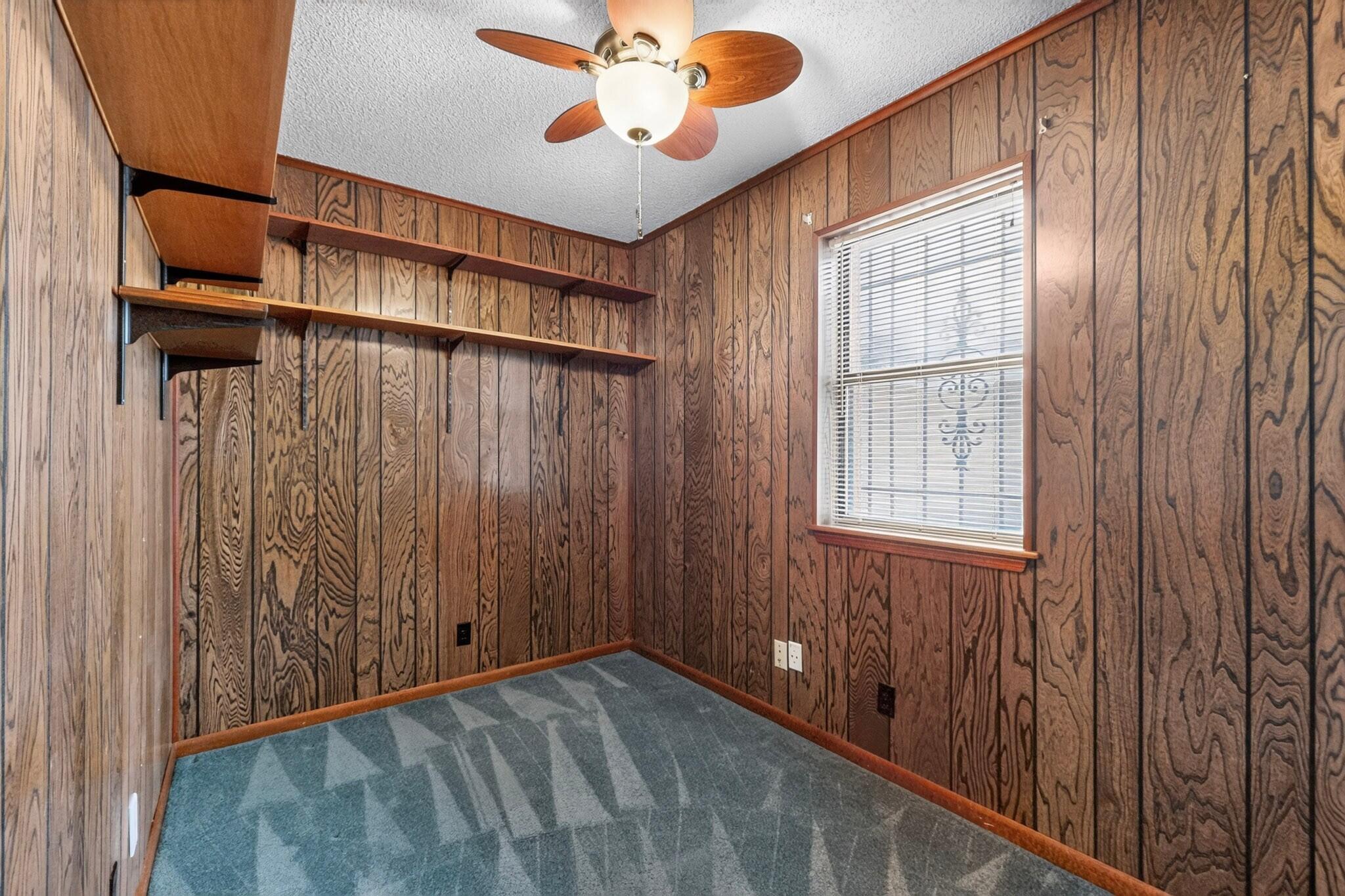 Photo 12 — 4716 Mountain Road NE