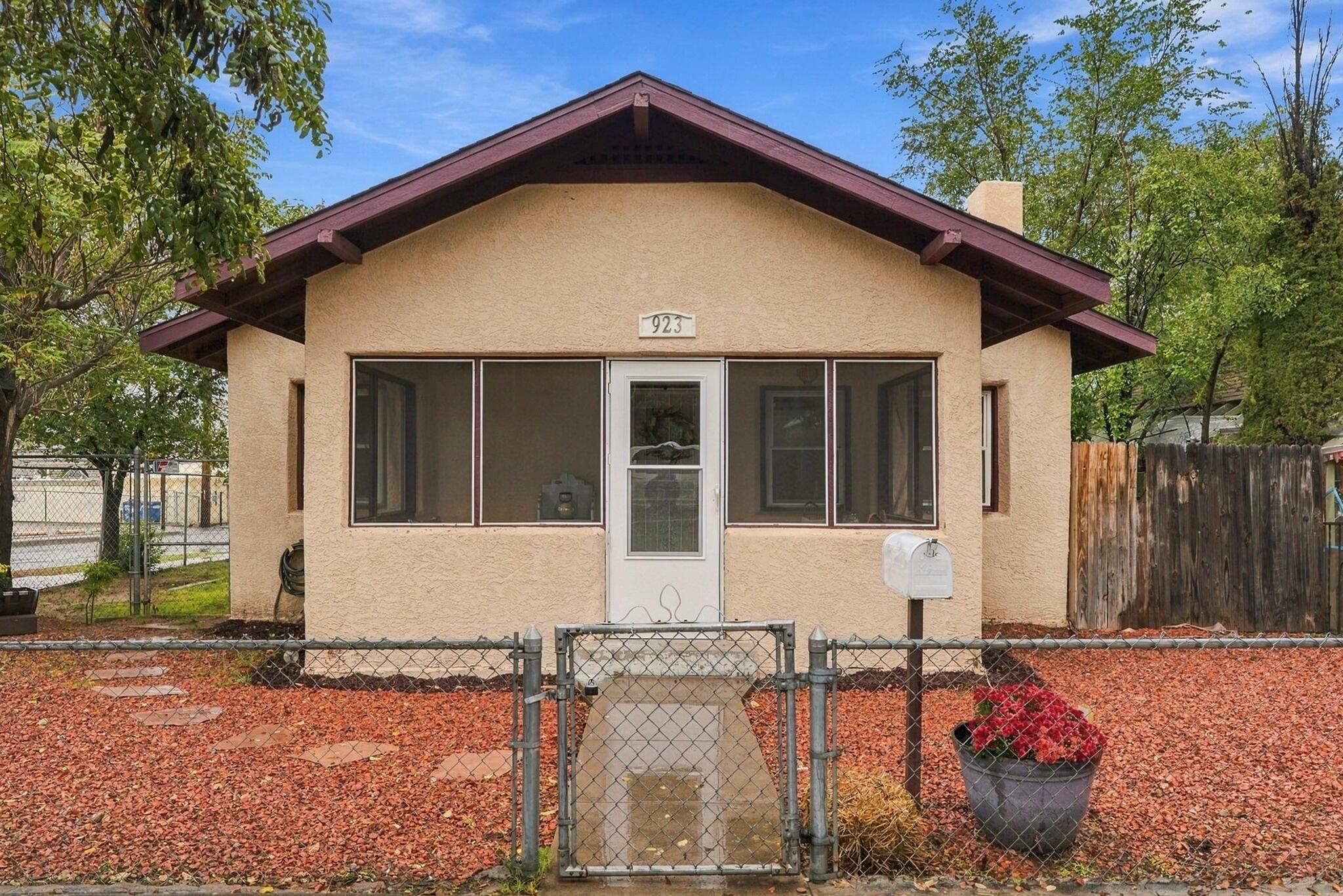 923 Arno Street SE, Albuquerque, NM 87102