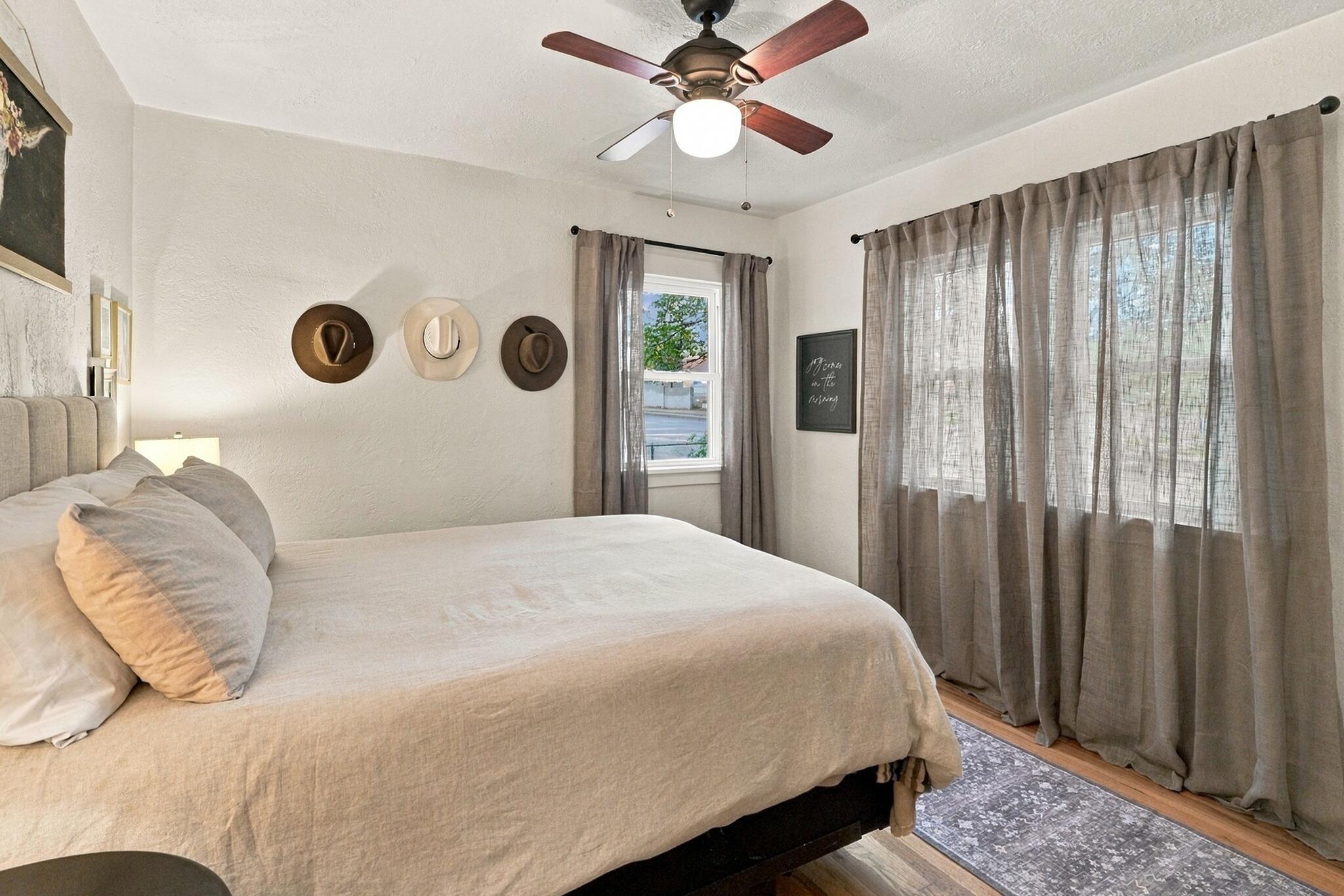 Photo 8 — 923 Arno Street SE