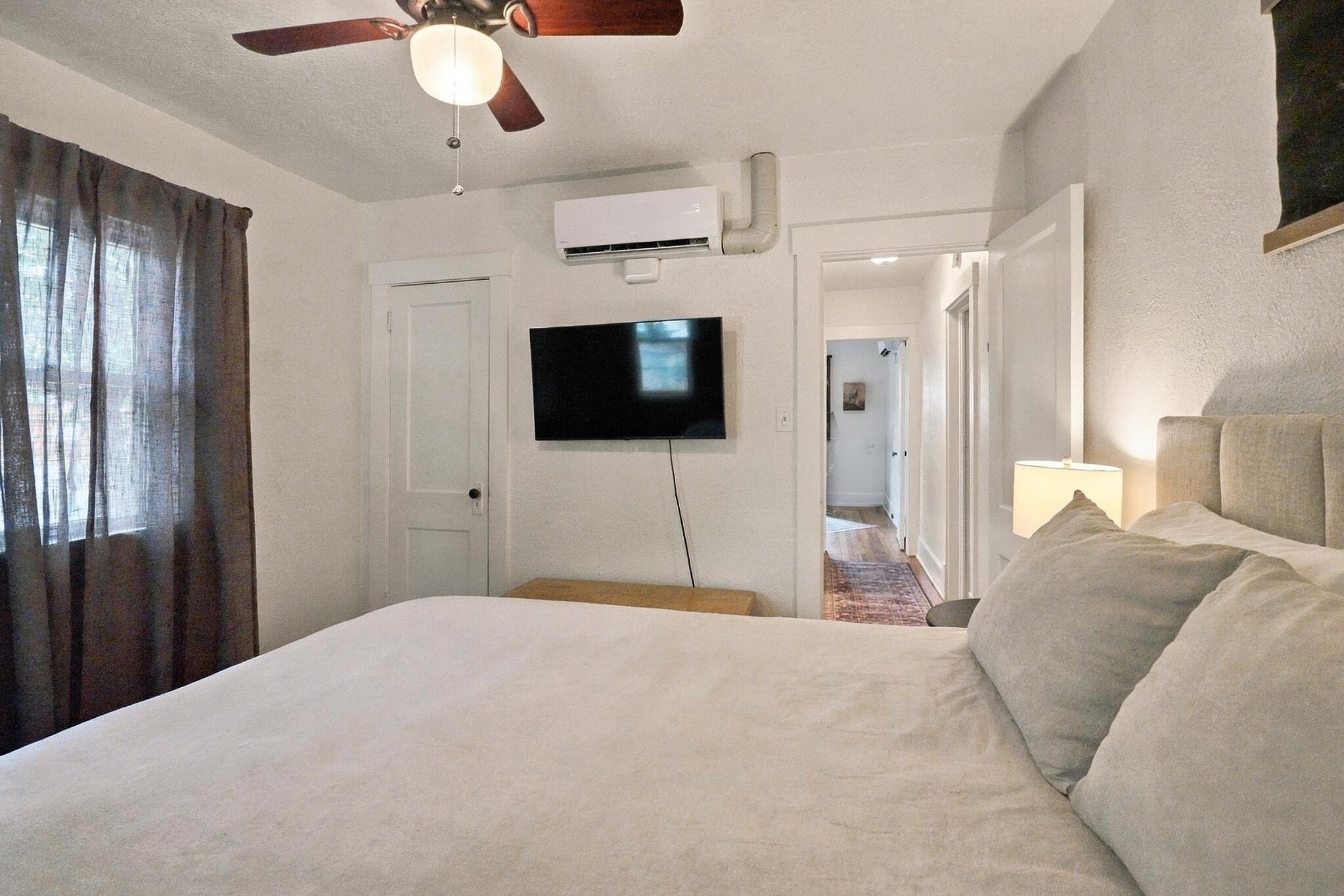 Photo 9 — 923 Arno Street SE