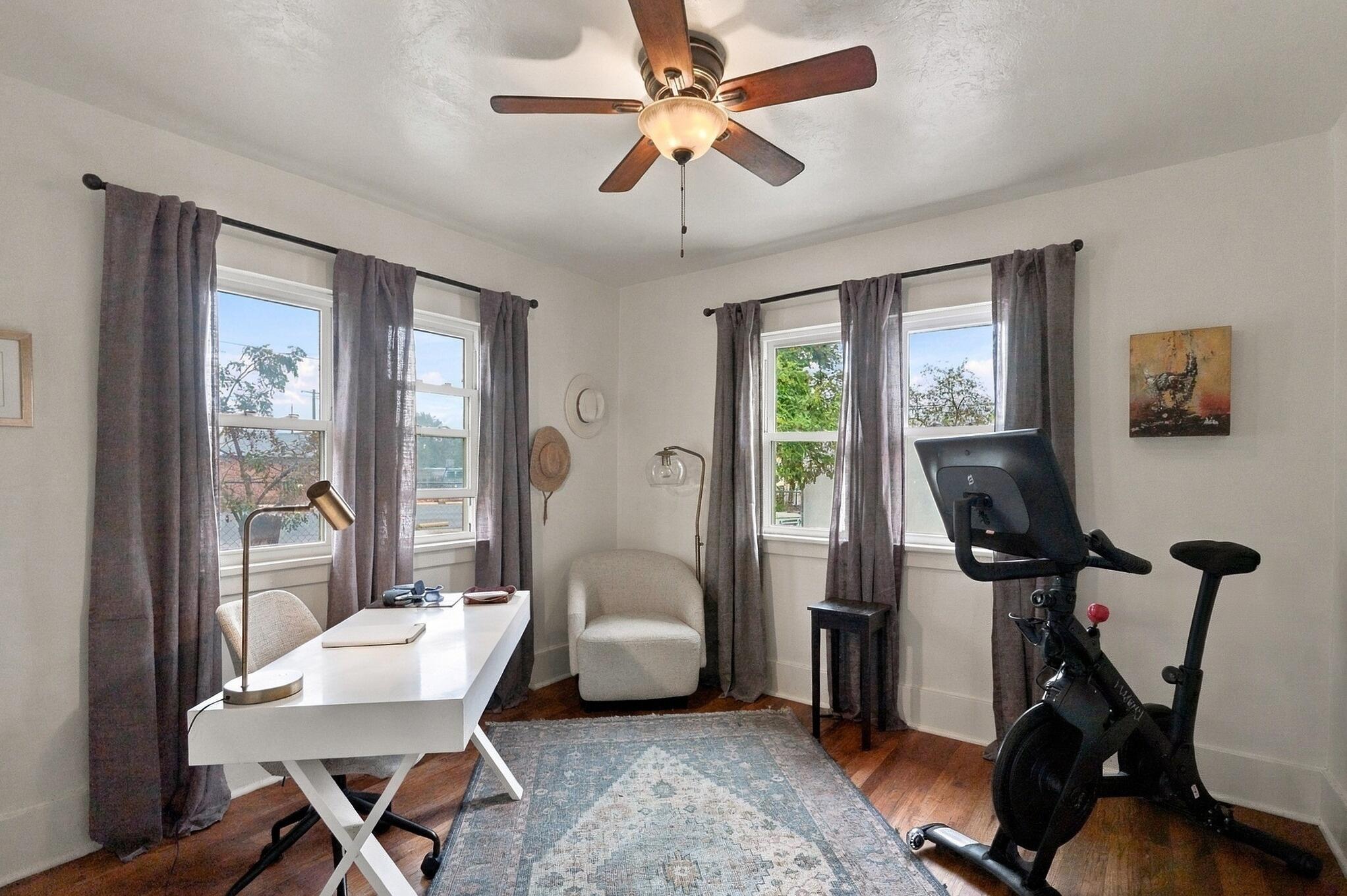 Photo 10 — 923 Arno Street SE