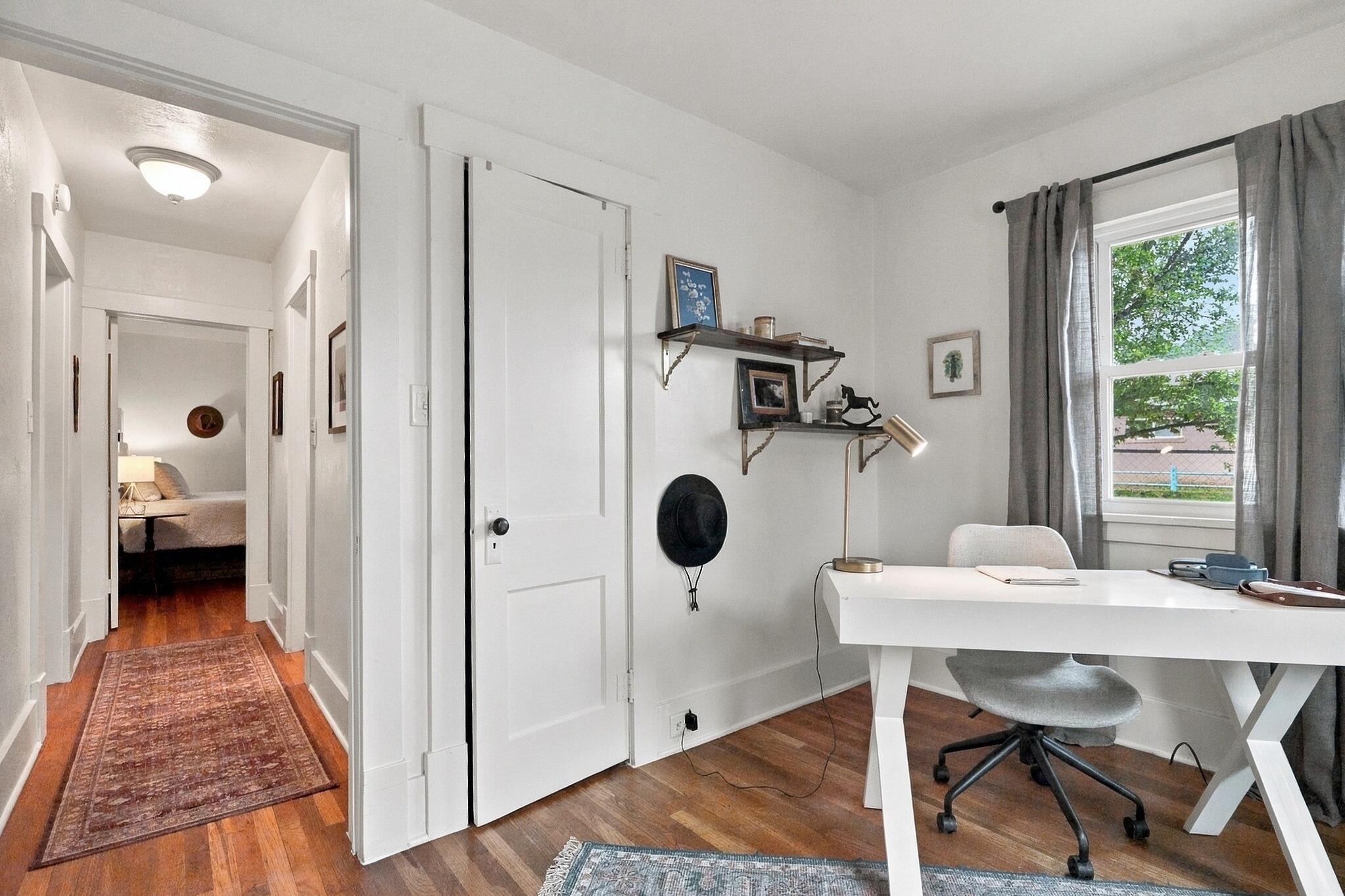 Photo 11 — 923 Arno Street SE