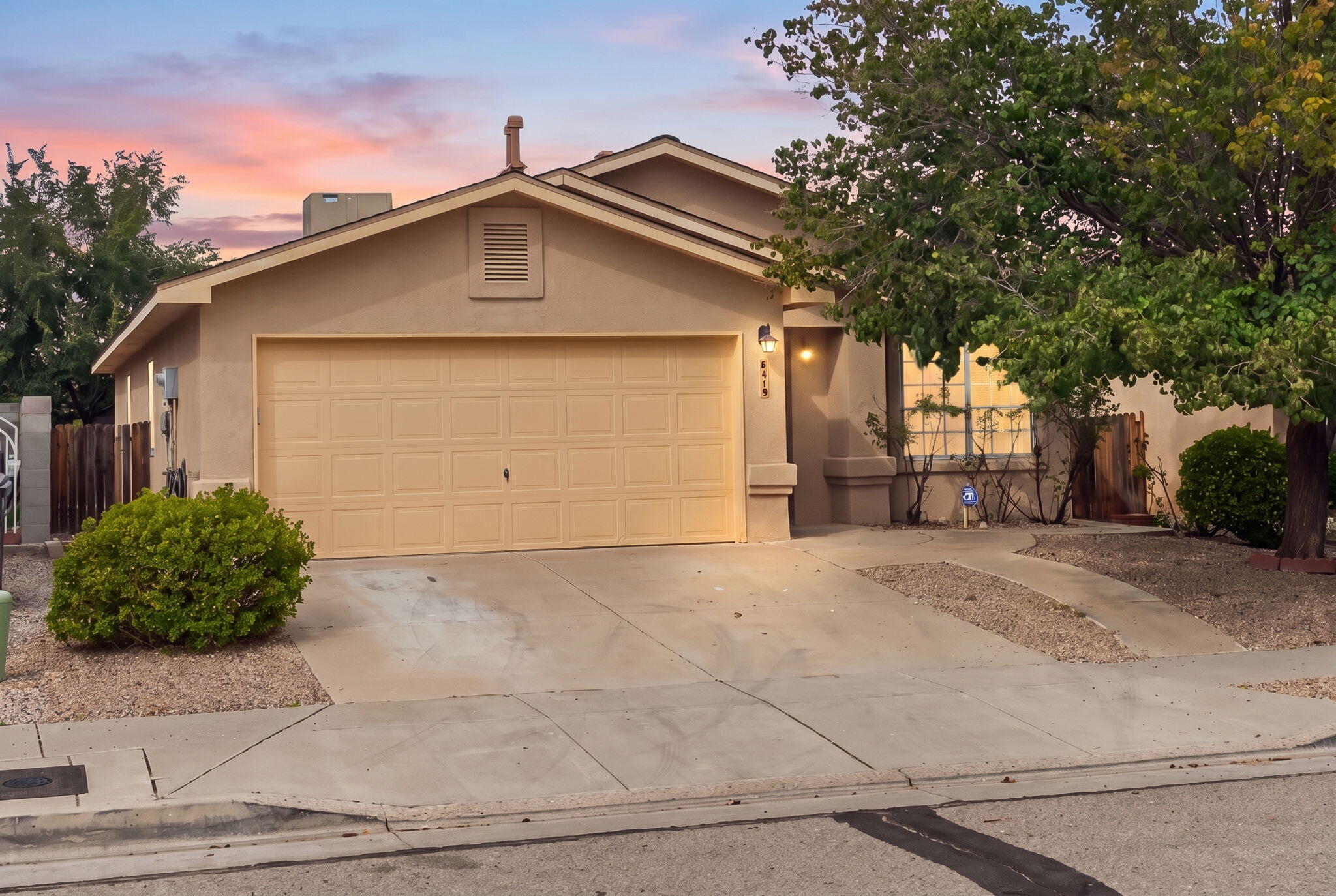 6419 Amberside Road NW, Albuquerque, NM 87120