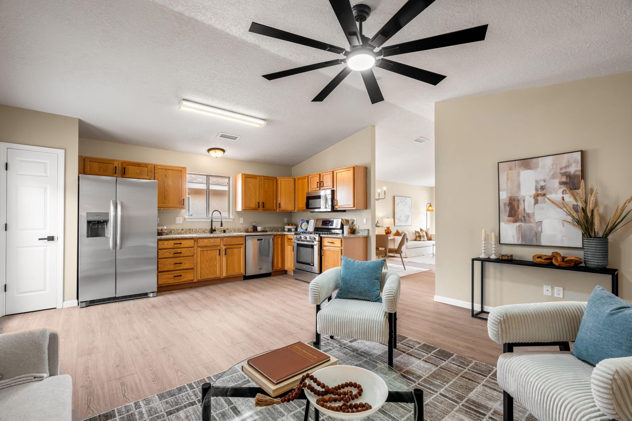 Photo 10 — 6419 Amberside Road NW