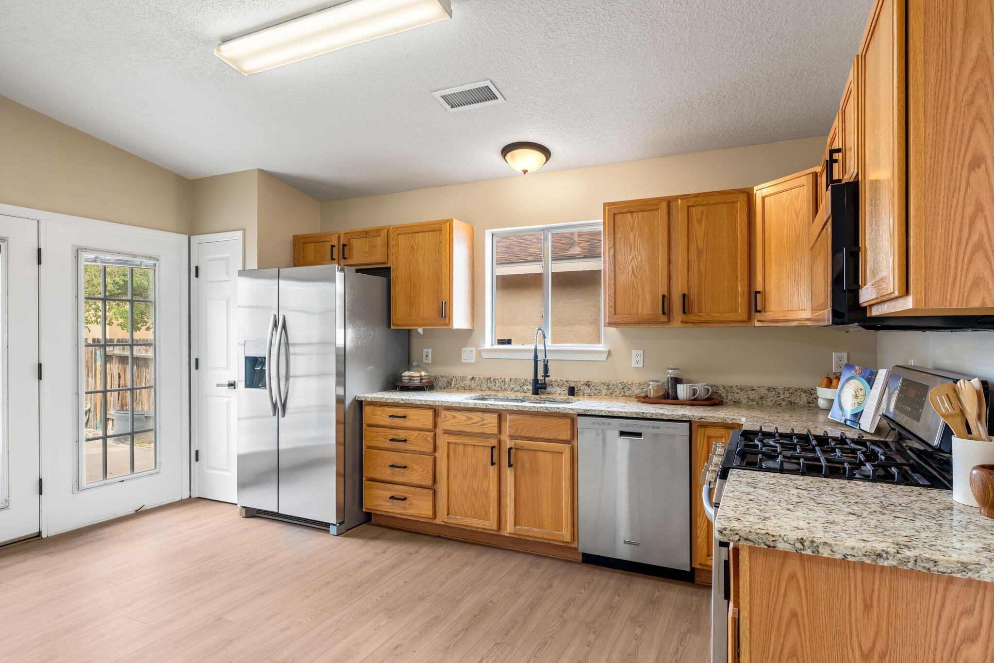 Photo 15 — 6419 Amberside Road NW