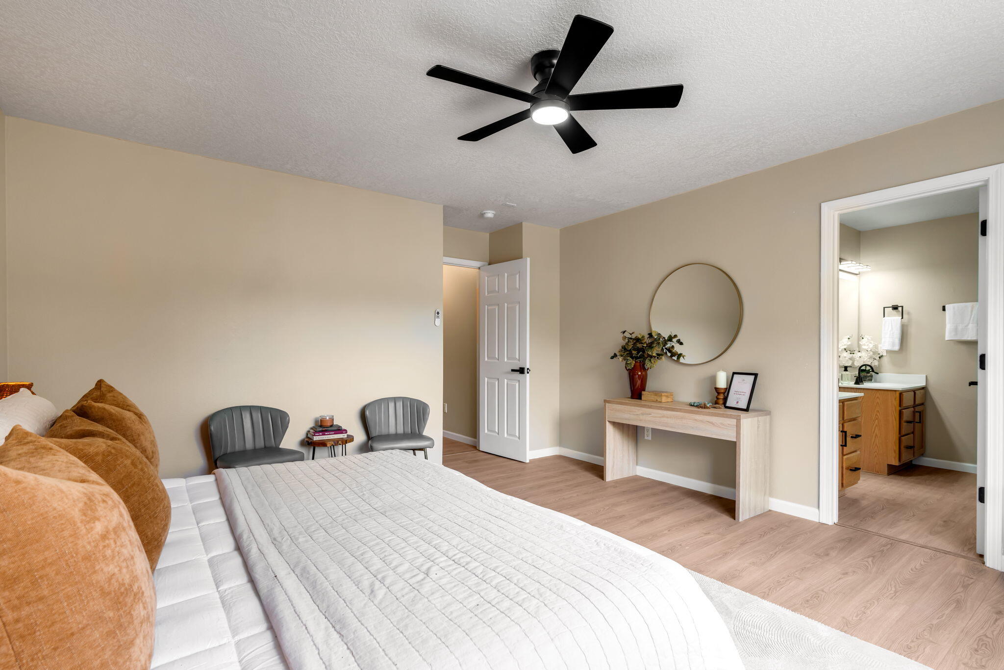Photo 19 — 6419 Amberside Road NW