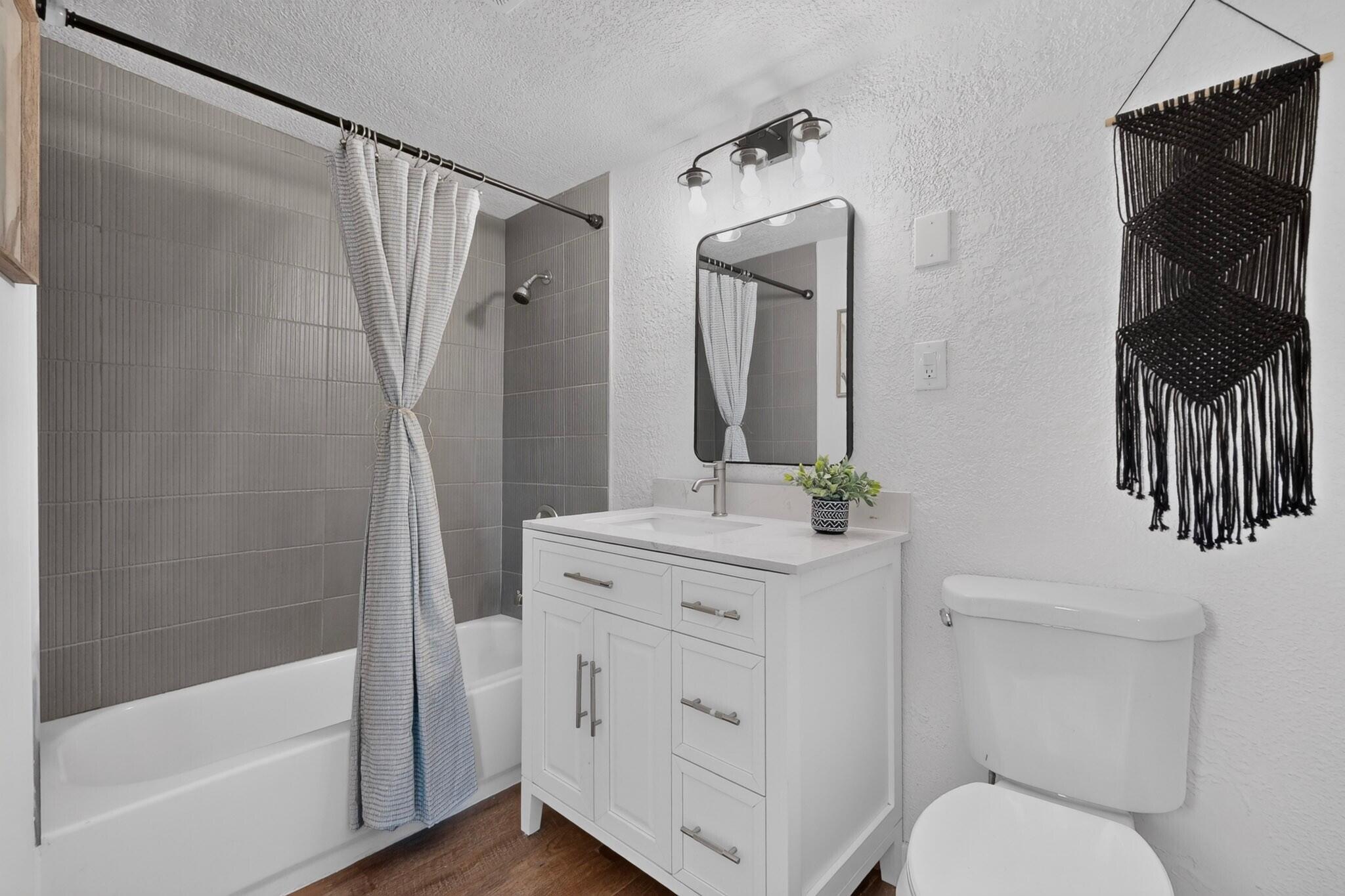 Photo 12 — 2327 William Street SE